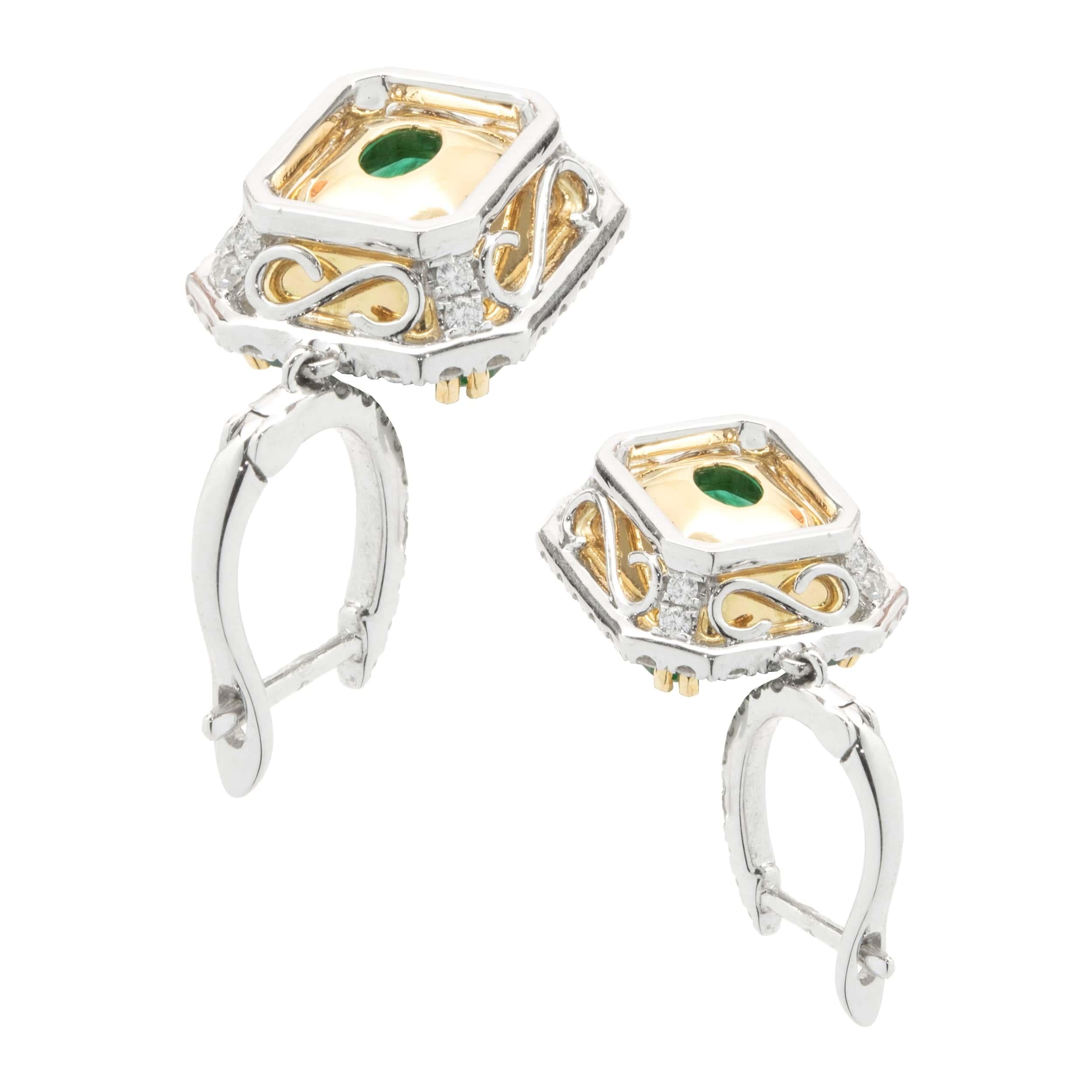 18 Karat Weiß- und Gelbgold Smaragd- und Diamant-Tropfen-Ohrringe im Zustand „Hervorragend“ im Angebot in Scottsdale, AZ