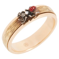 18 Karat Yellow and Rose Gold Enamel Ant Turnable Ring with White Diamond