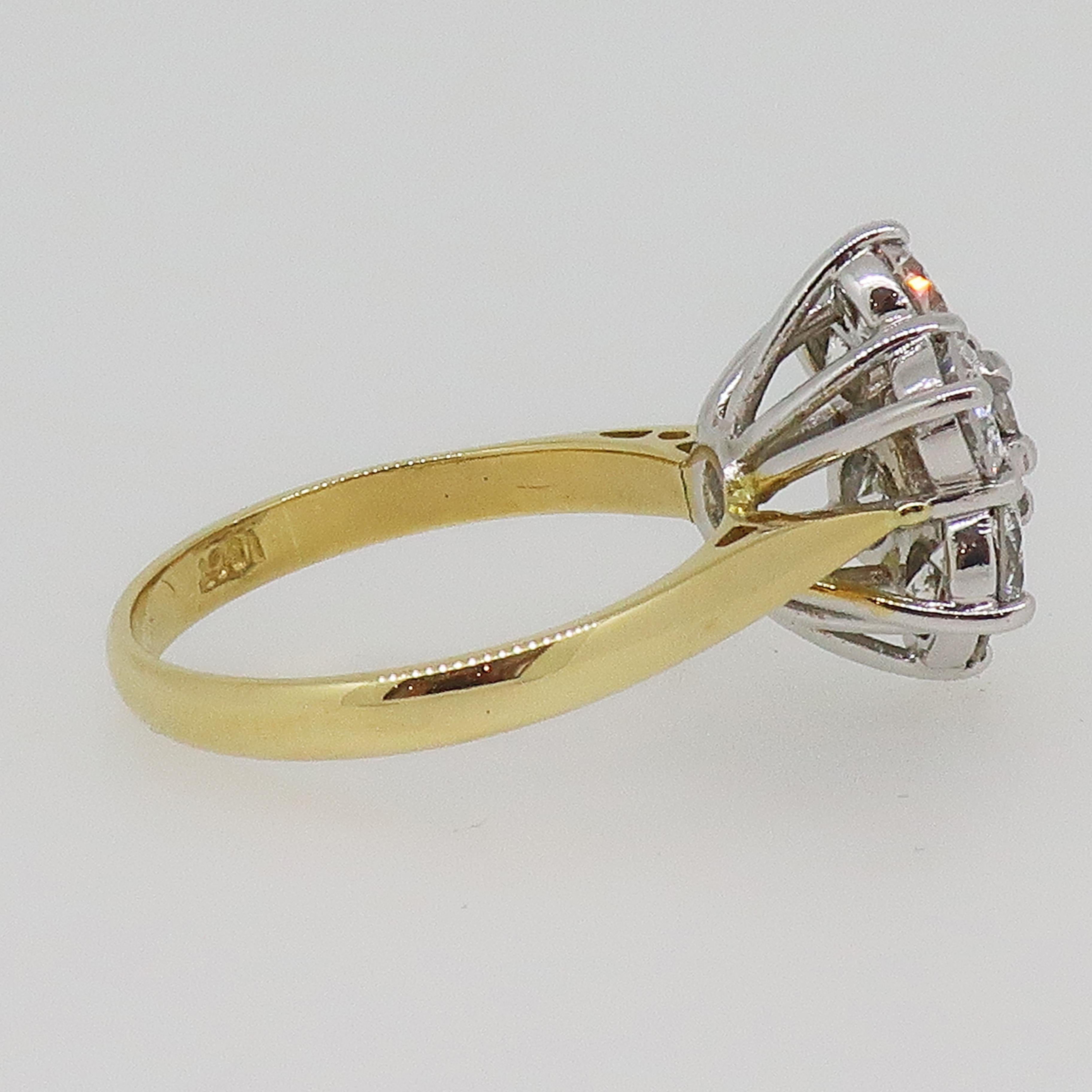 18 Karat Gelb- und Weißgold 7 Stein Diamant Cluster Ring 1.90ct (Brillantschliff)