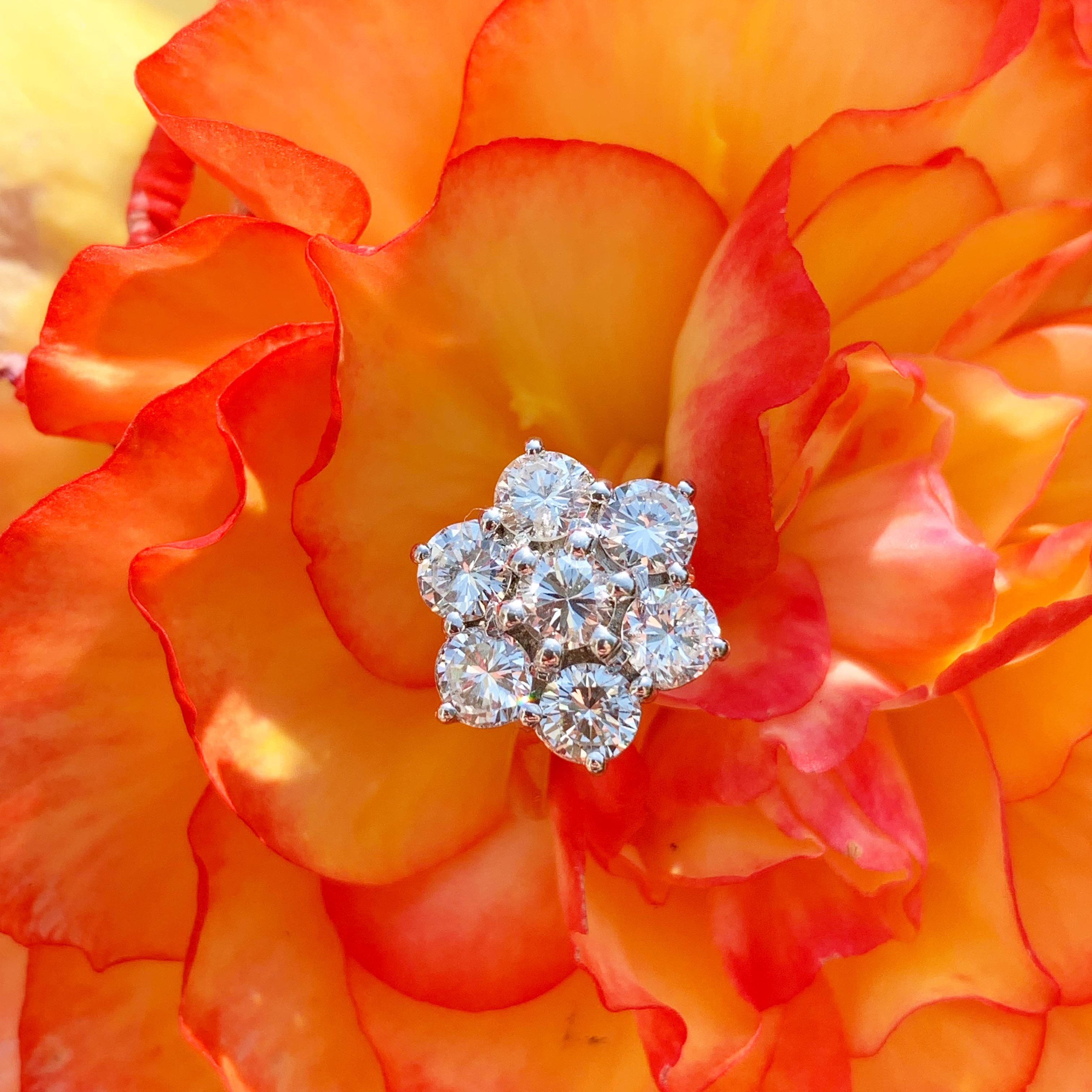 18 Karat Gelb- und Weißgold 7 Stein Diamant Cluster Ring 1.90ct Damen