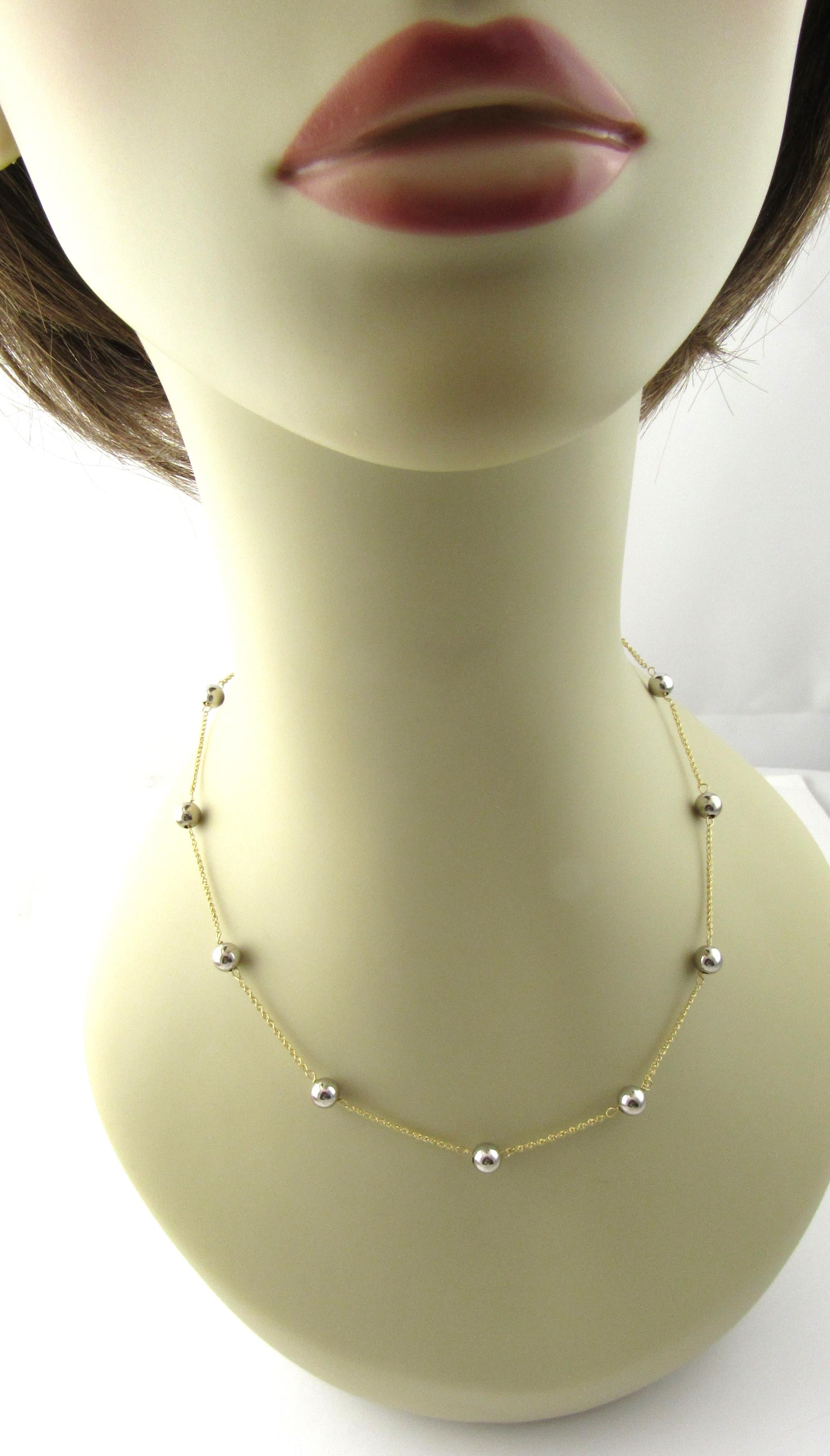 18 Karat Yellow and White Gold Beaded Necklace For Sale 2