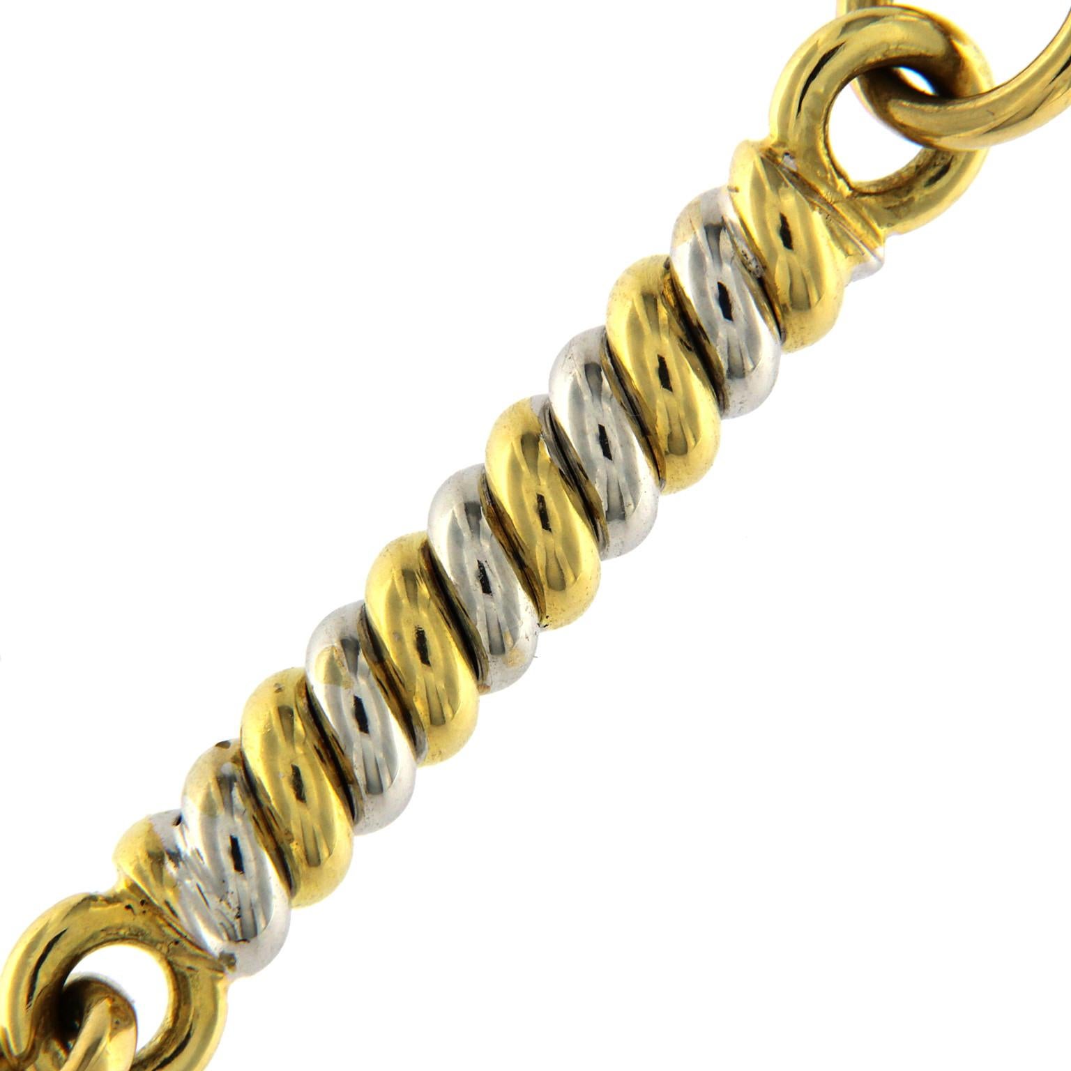 Bracelet à chaîne en or jaune et blanc 18 carats à effet massif en vente 1
