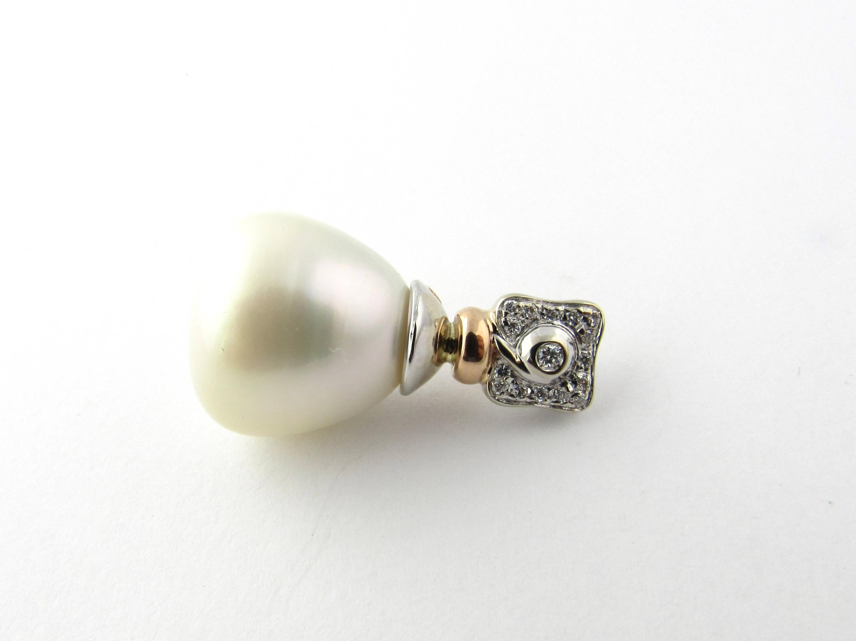 18 Karat Yellow and White Gold Diamond and Pearl Pendant In Good Condition For Sale In Washington Depot, CT