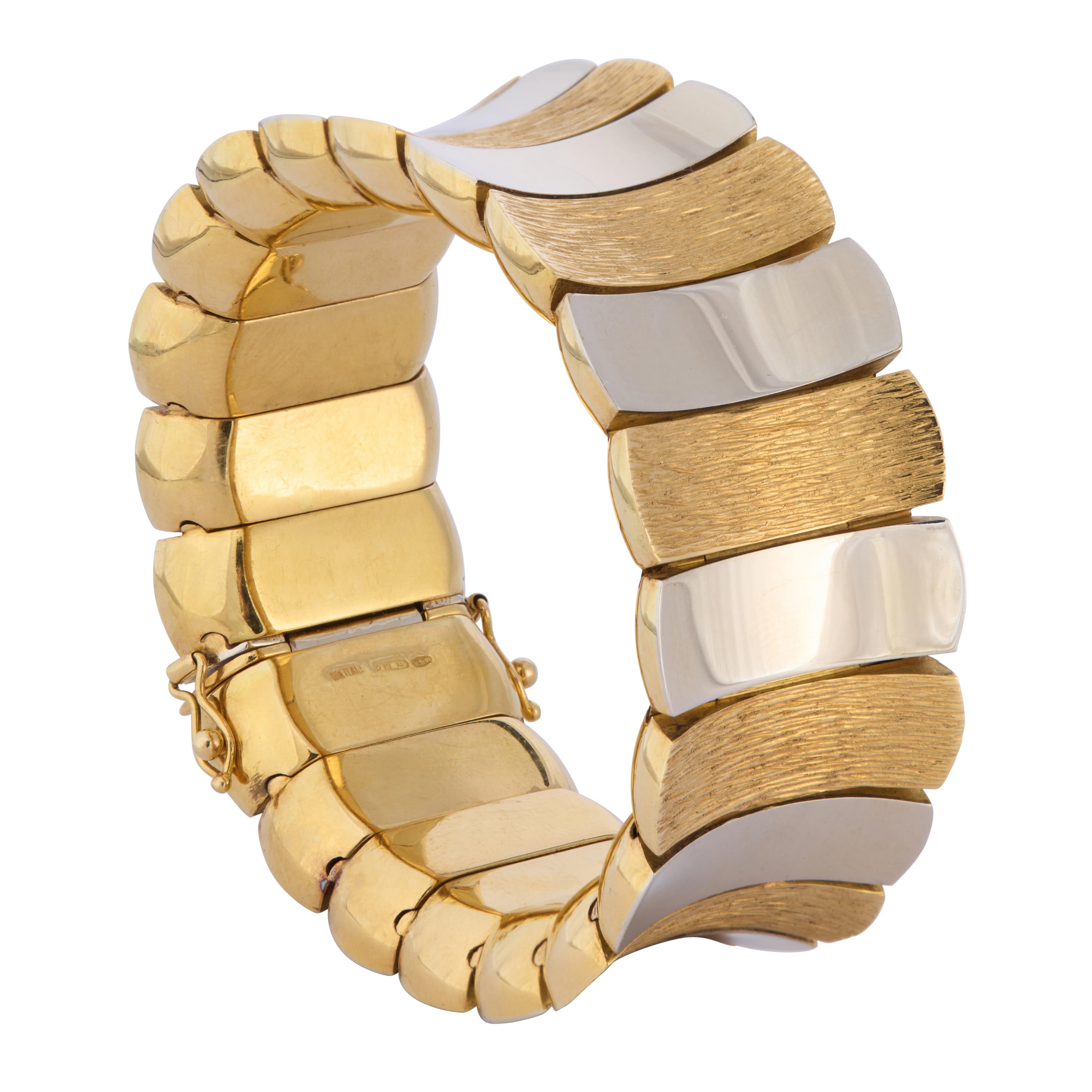 18 Karat Yellow and White Gold Link Bracelet, Italy Circa 1965 For Sale 1