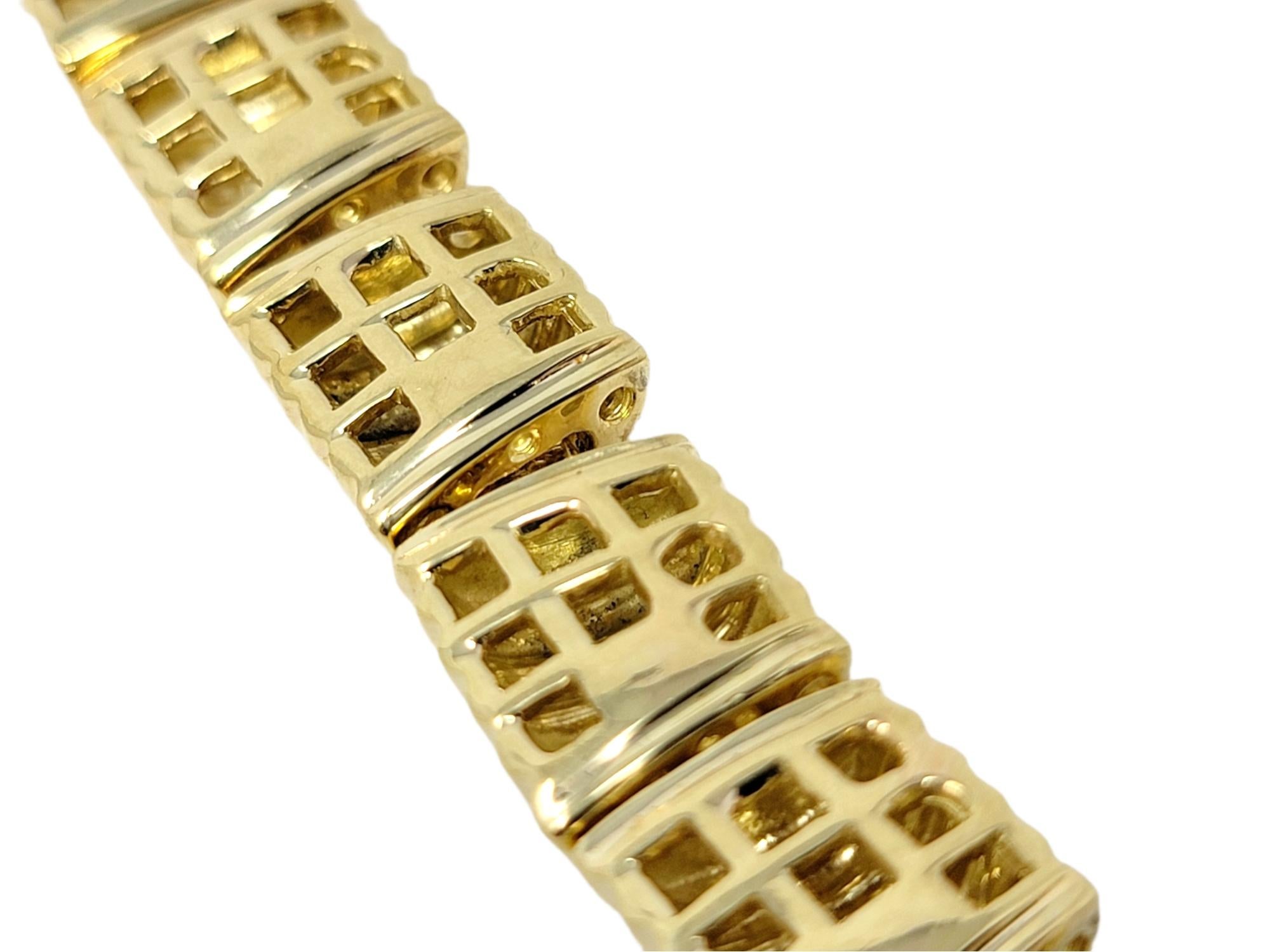 18 Karat Yellow and White Gold Ridged Link Choker Necklace with Pave Diamonds For Sale 4