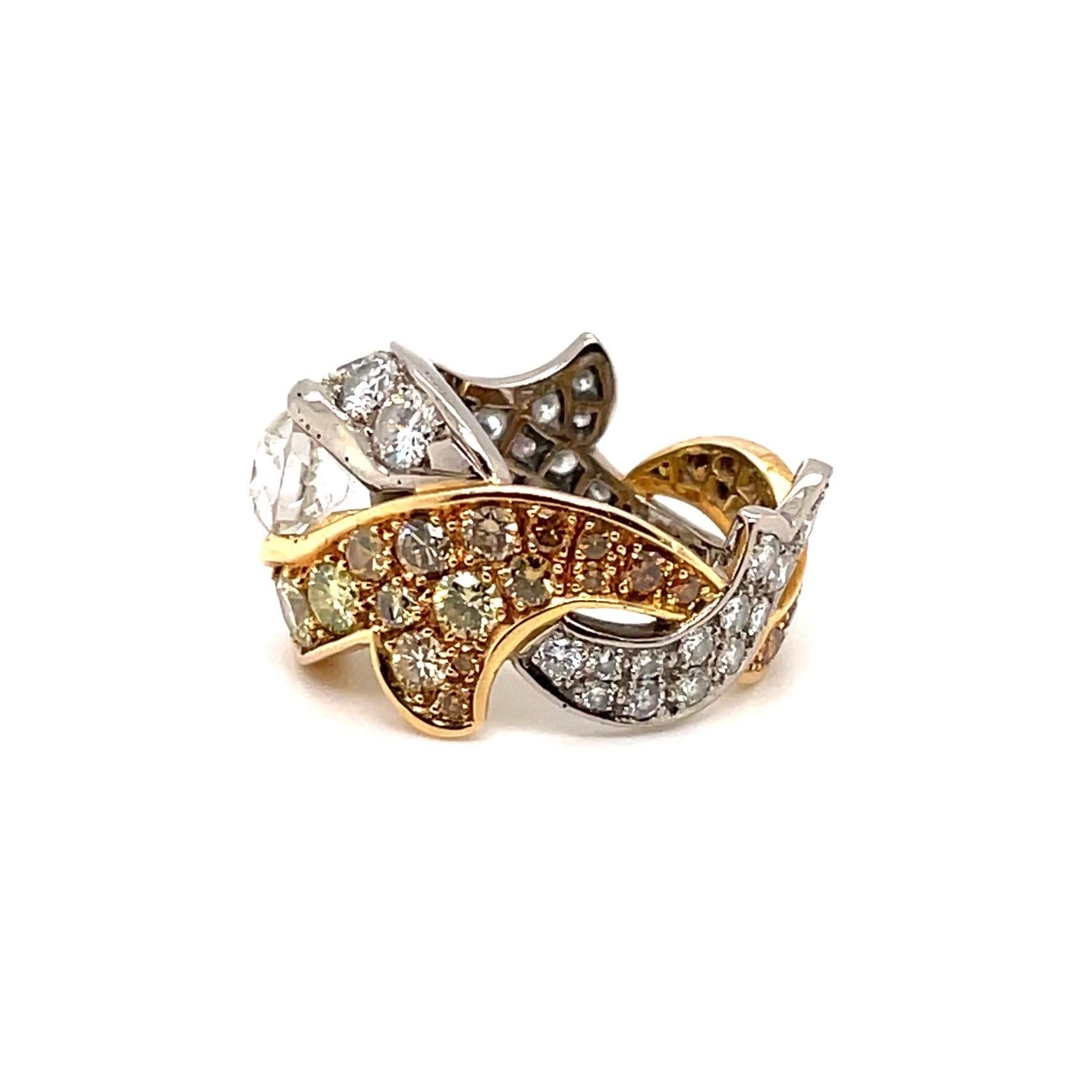 18 Karat Yellow and White Gold Solitaire Diamond Band Ring In Good Condition For Sale In Zurich, CH