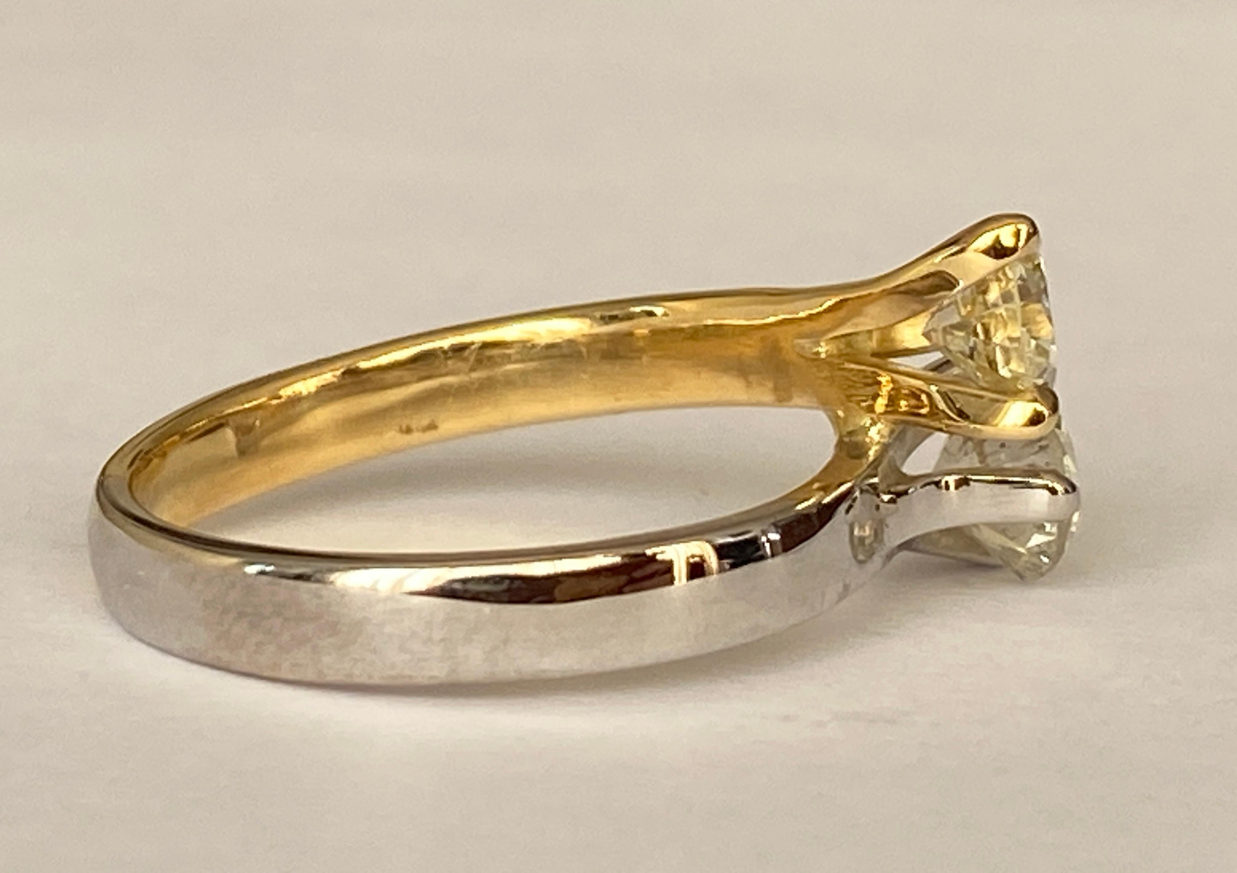 18 Karat Yellow and White Gold 'Toi et Moi' Ring with 1.42 Ct Diamonds In New Condition In AMSTERDAM, NL