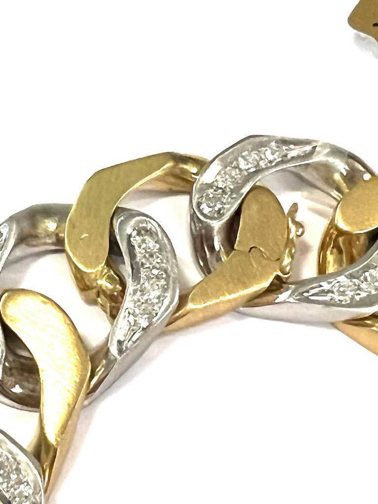 Bracelet massif en or jaune et blanc 18 carats avec diamants en vente 3