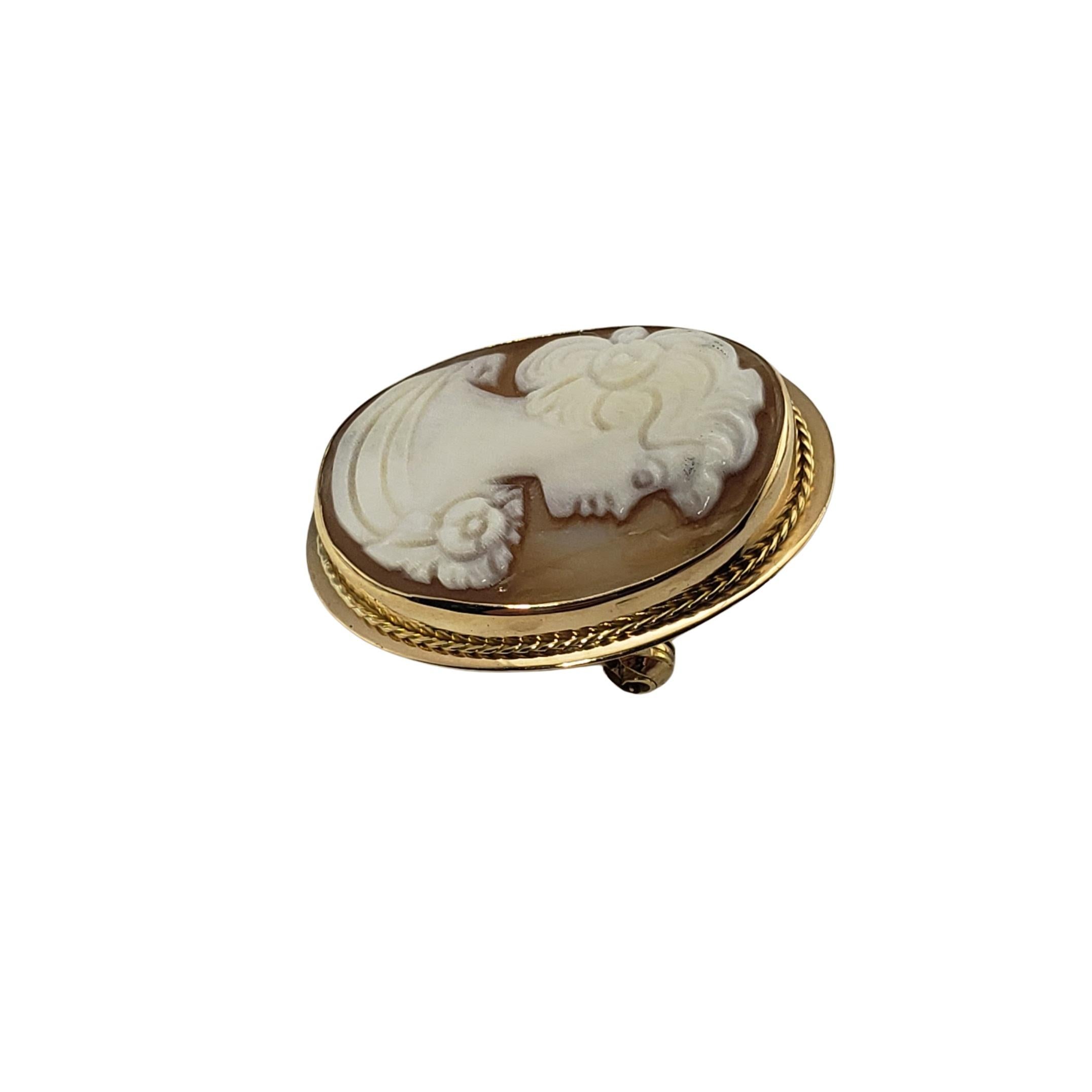 18 Karat Yellow Cameo Brooch/Pendant #12682 In Good Condition For Sale In Washington Depot, CT