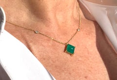 18K Yellow Gold  White Diamonds Sugar Loaf Green Agate Design Pendant Necklace