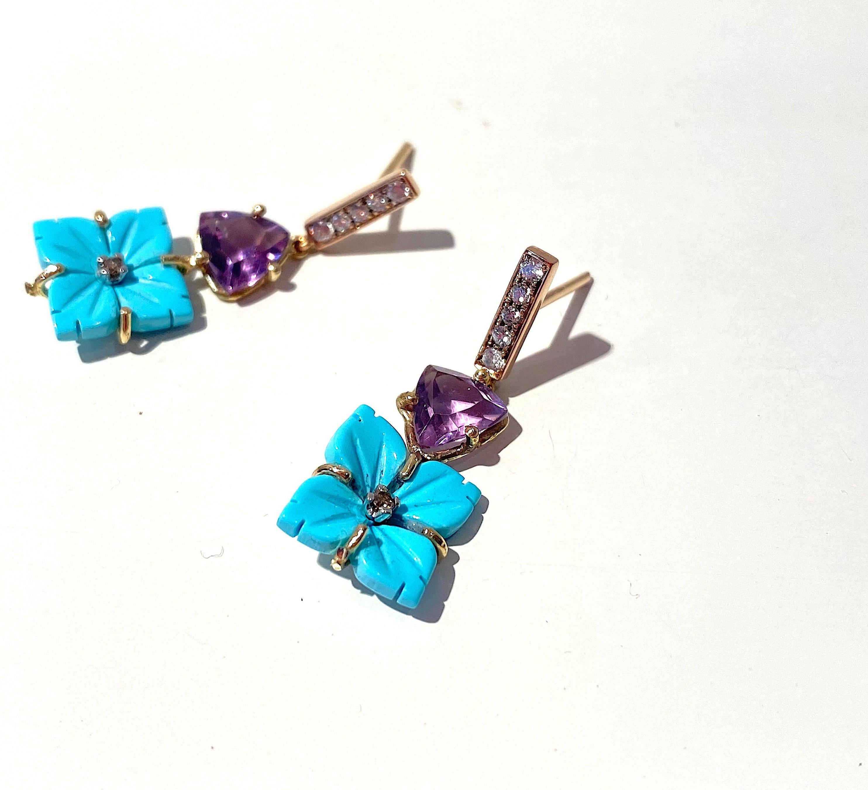 18 Karat Yellow Gold 0.12 Karat White Diamond Turquoise Flower Dangle Earrings In New Condition For Sale In Rome, IT