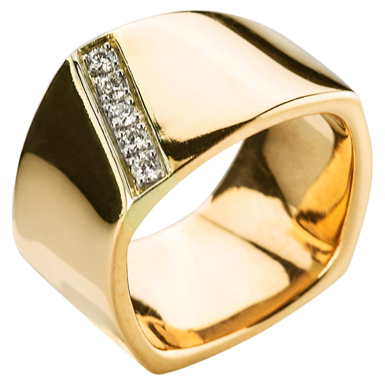 Unisex 18 Karat Yellow Gold 0.20 Karat White Diamonds Design Band Ring For Sale