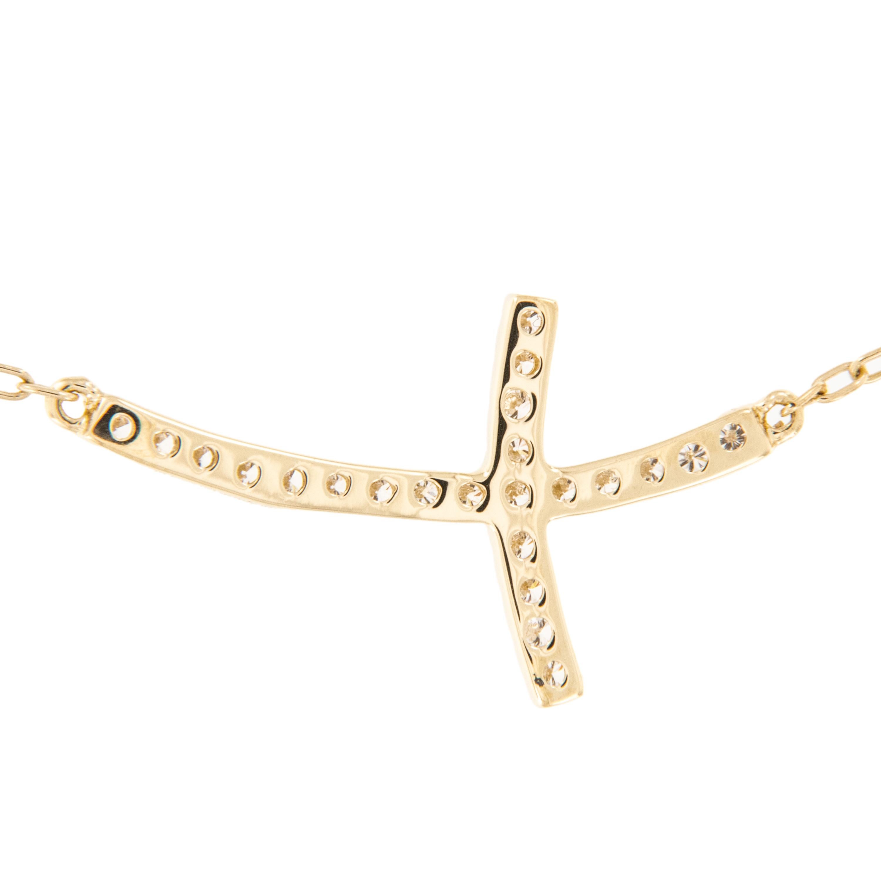Taille ronde Collier croisé en or jaune 18 carats et diamants 0,22 carat en vente