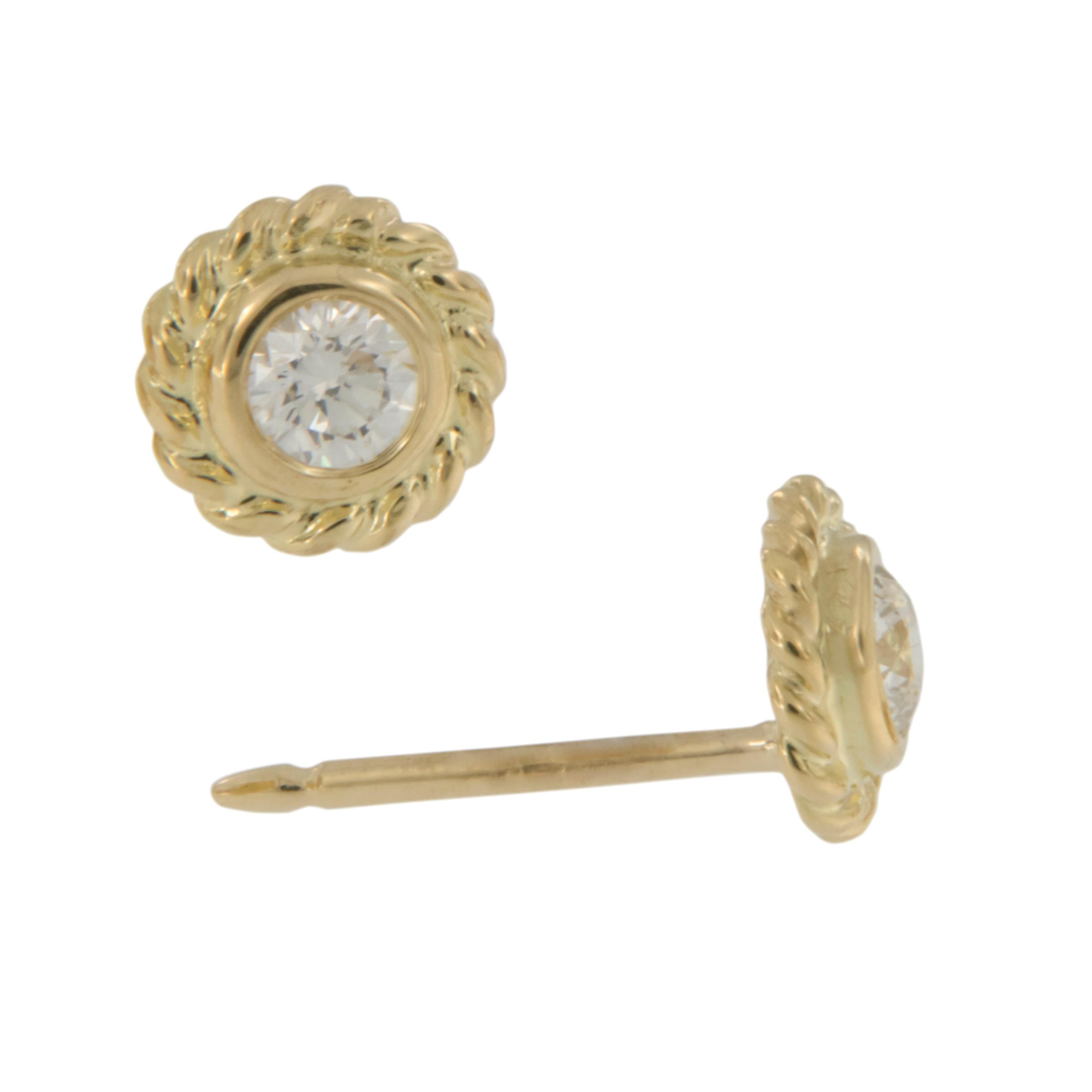 Round Cut 18 Karat Yellow Gold 0.26 Cttw Diamond Rope Bezel Stud Earrings F-VS Diamonds For Sale