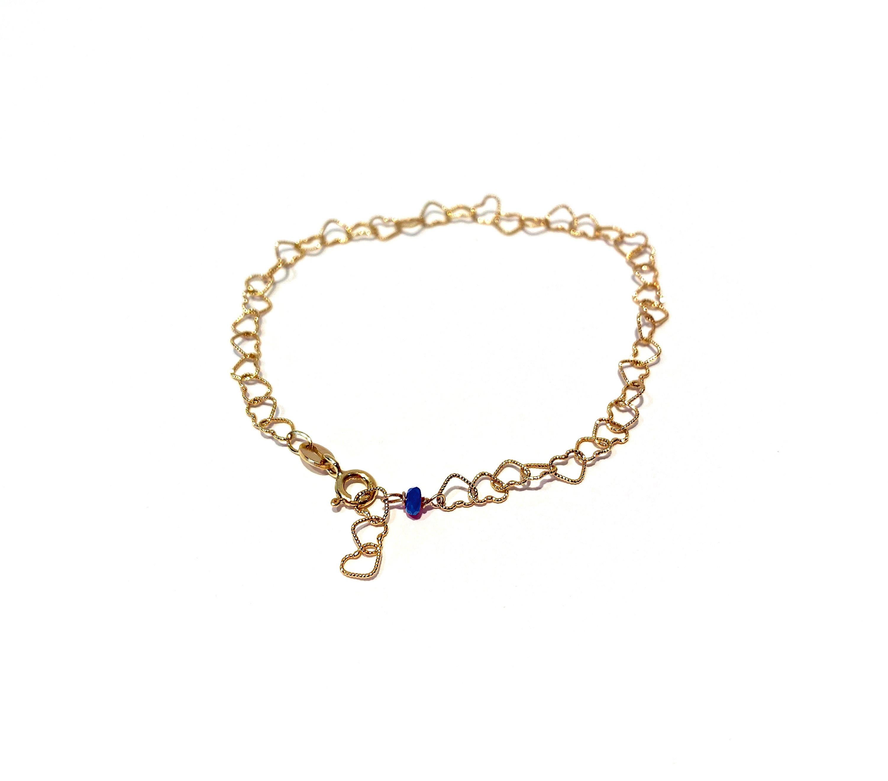 18 Karat Yellow Gold 0.30 Karat Bead Cut Sapphire Little Hearts Chain Bracelet For Sale 4