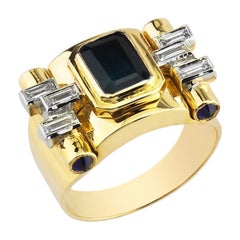 18 Karat Yellow Gold, 0.34 Carat Baguette Diamond 1.35 Carat Sapphire Greta Ring