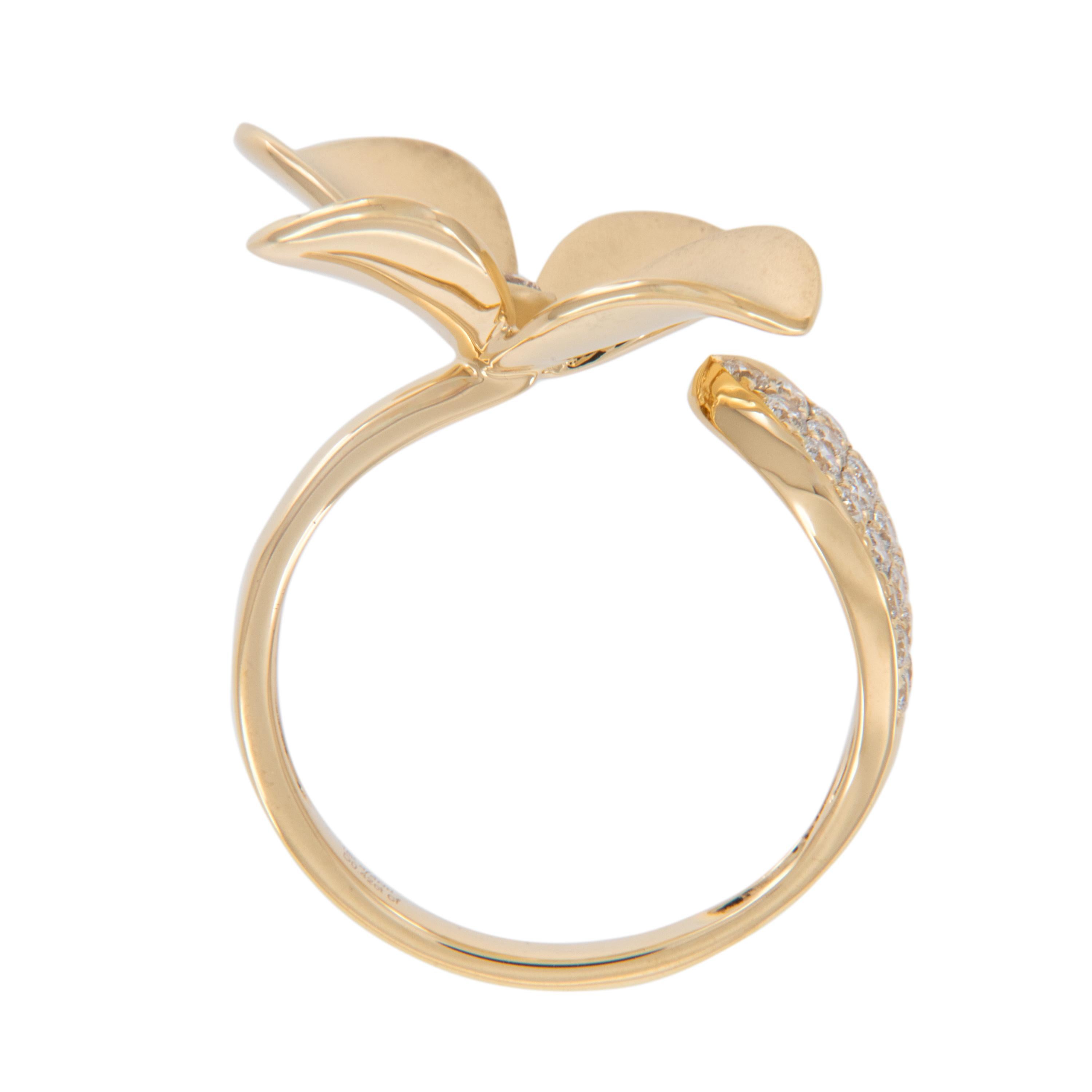 Contemporary 18 Karat Yellow Gold 0.42 Cttw Diamond Flower Ring For Sale