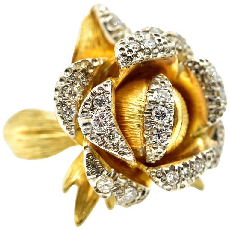 18 Karat Yellow Gold, 0.50 Carat Round Diamond Flower Cocktail Ring For