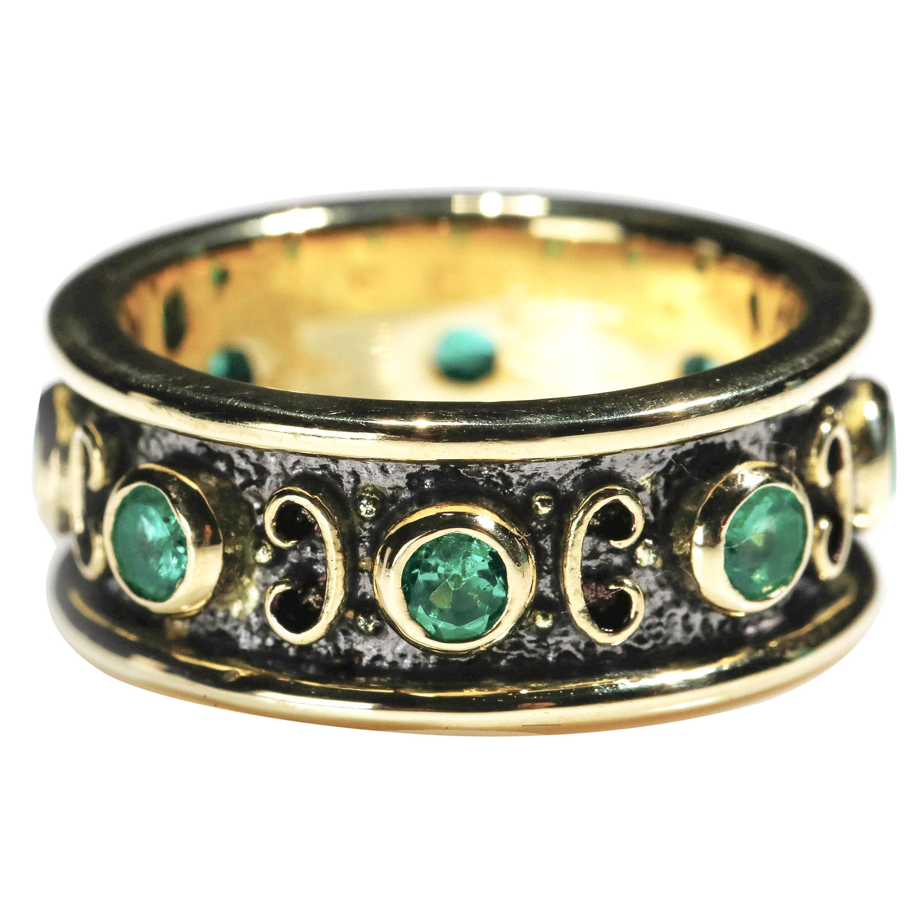 18 Karat Yellow Gold 0.55 Carat Round Cut Emerald Full Band Ring US Size 8