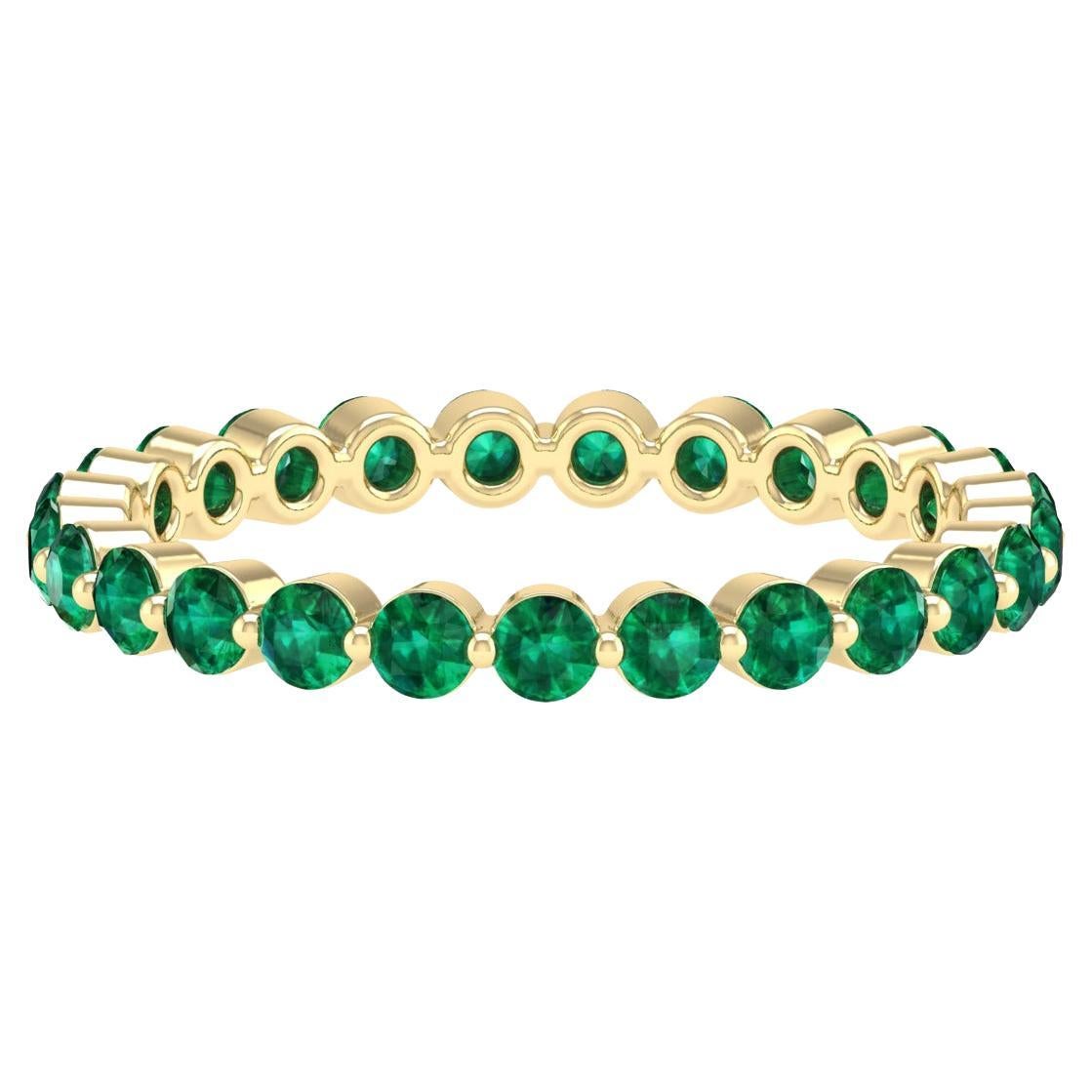 18 Karat Yellow Gold 0.75 Carat Emerald Infinity Band Ring For Sale