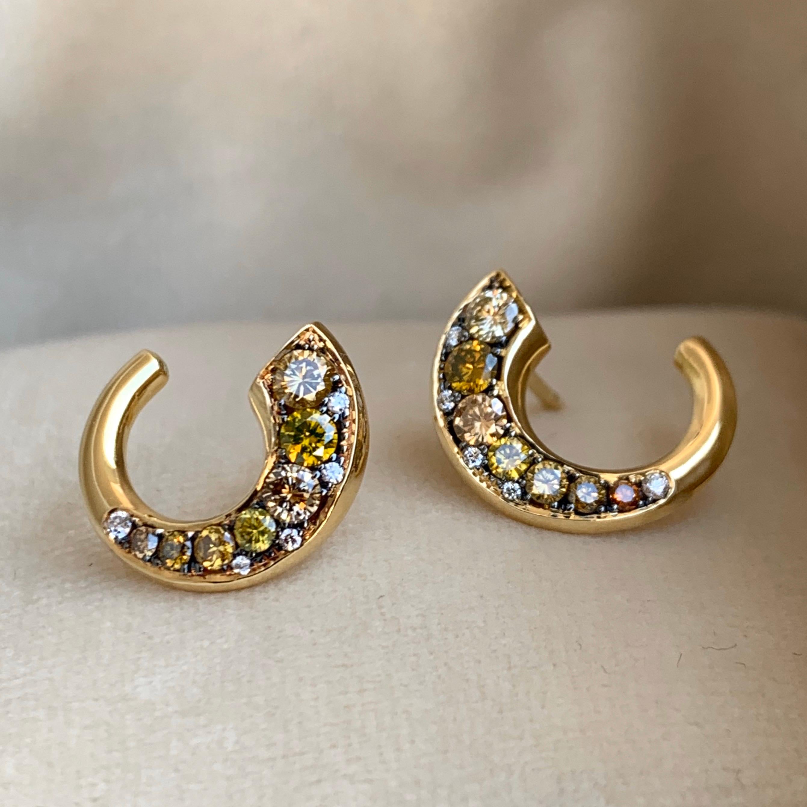 Round Cut 18 Karat Yellow Gold 0.79 Carat Cognac and White Diamond Pave Flat Hoop Earrings