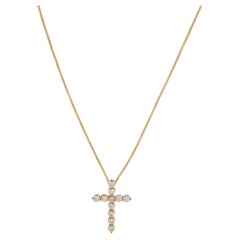Collana con ciondolo a croce in oro giallo 18 carati 0,82 Cttw VS Diamond