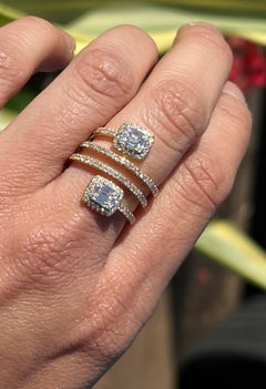 18 Karat Yellow Gold 0.88 Carat Total Weight Diamond Spiral Ring