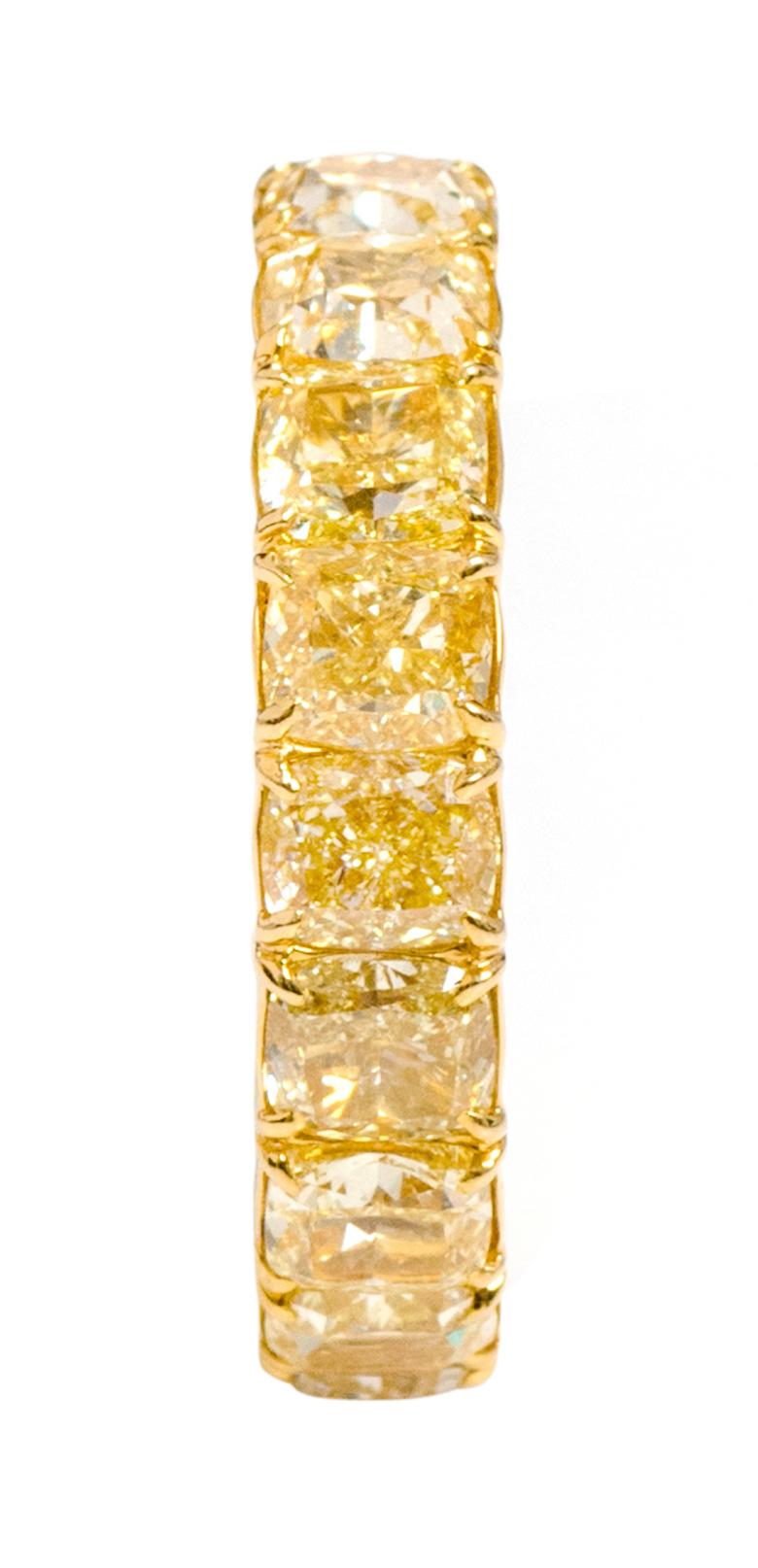 Anillo de oro amarillo de 18 quilates con diamante amarillo solitario de 10,01 quilates Moderno en venta