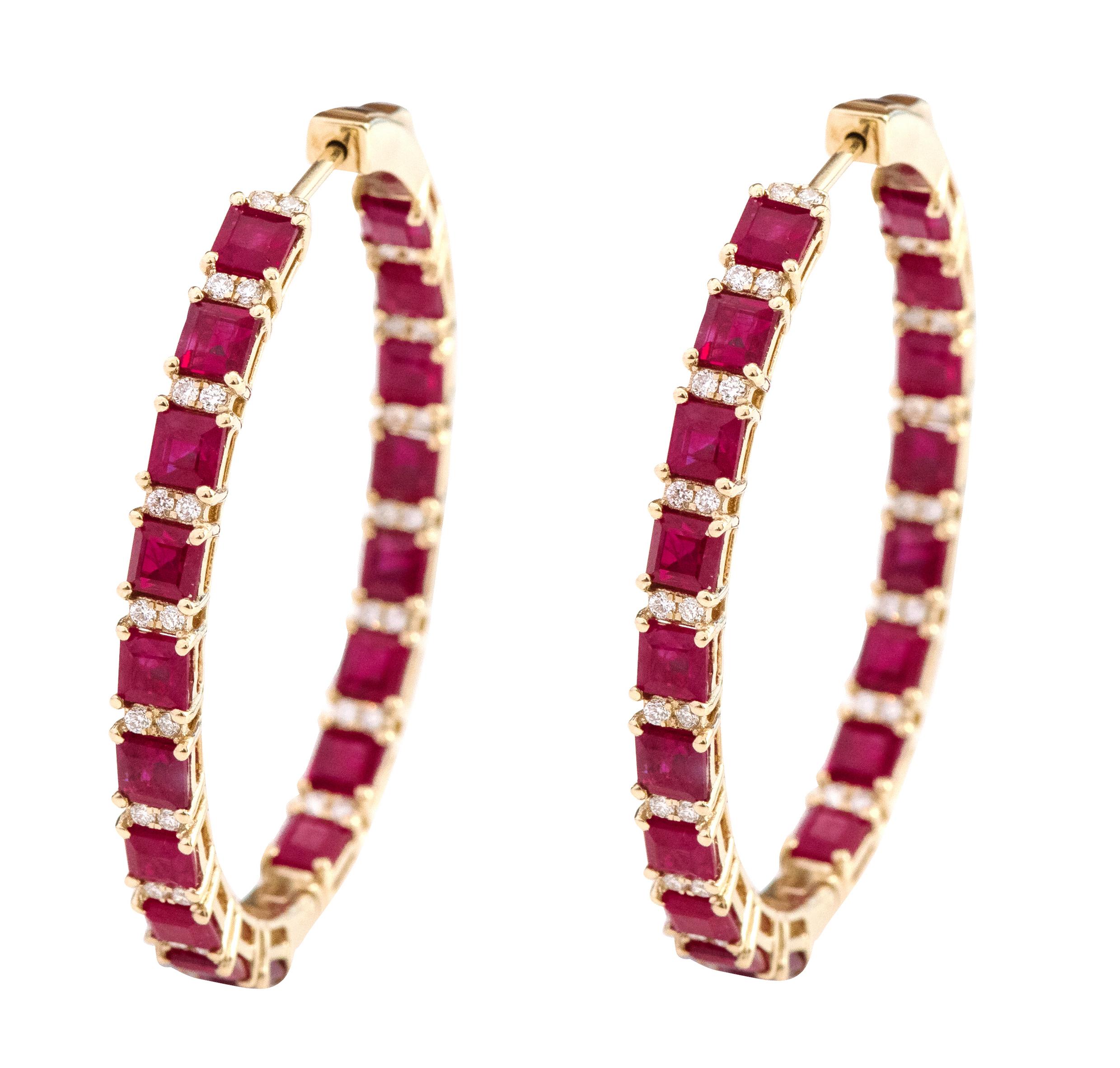 18 Karat Yellow Gold 10.42 Carats Ruby and Diamond Hoop Earrings

This enchanting crimson red ruby and diamond full hoop earring is impressive. The hoop is created with alternating perfect matching princess cut rubies and leveled down round