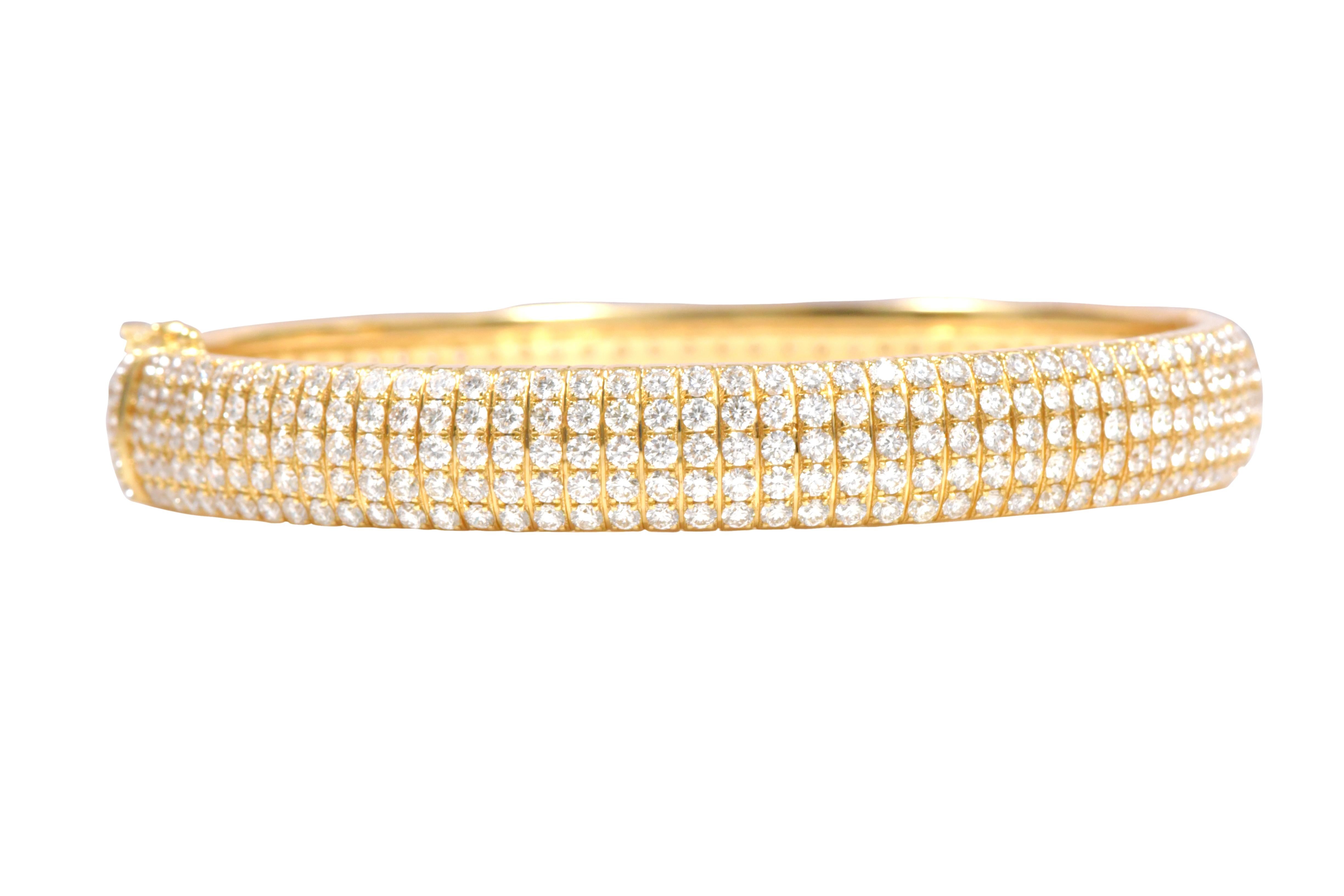 Taille brillant Bracelet tennis en or jaune 18 carats avec diamants taille brillant de 10,85 carats en vente