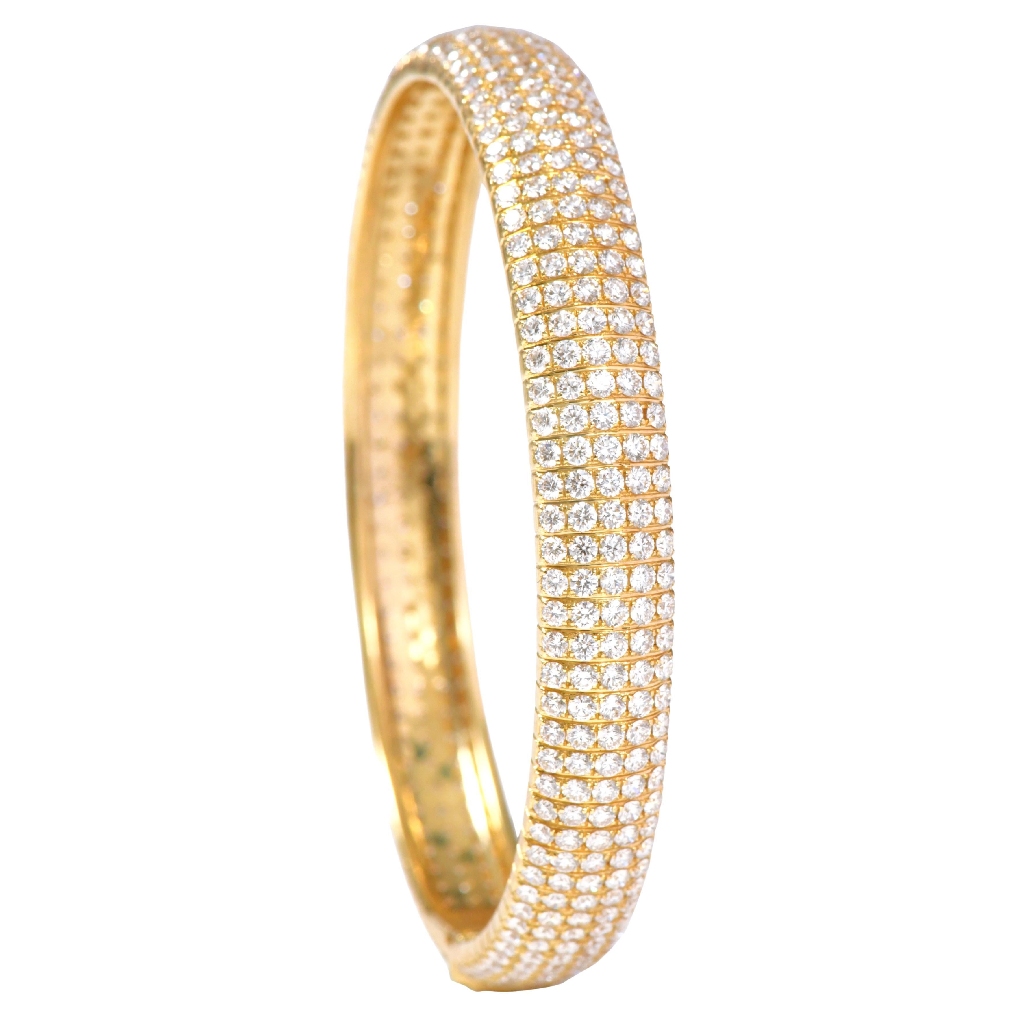 Bracelet tennis en or jaune 18 carats avec diamants taille brillant de 10,85 carats en vente