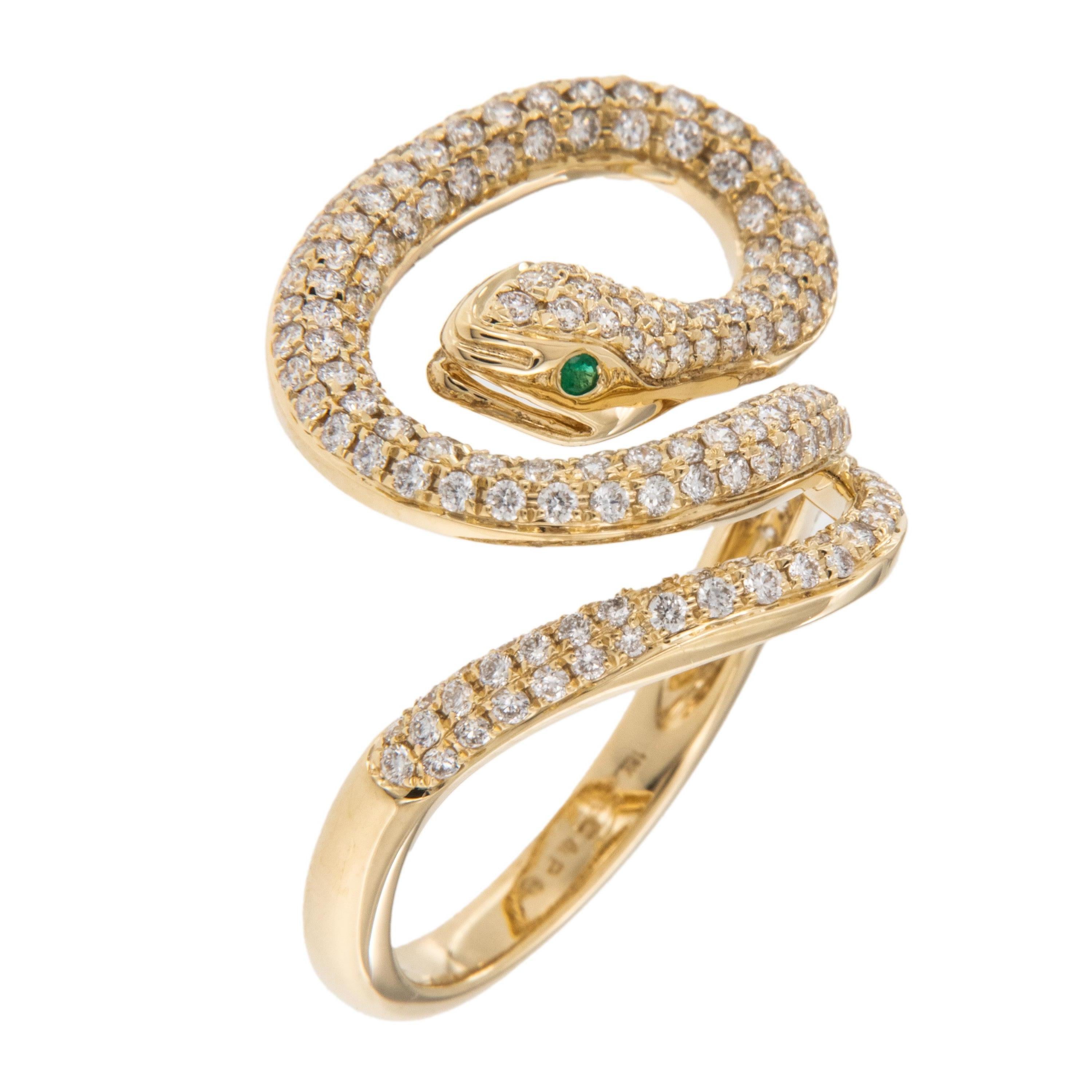 18 Karat Yellow Gold 1.11 Cttw Diamond Serpent Ring with Emerald Eyes In New Condition For Sale In Troy, MI