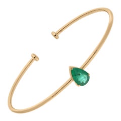 18 Karat Yellow Gold 1.13 Carat Zambian Emerald Solitaire Cuff Bracelet Bangle