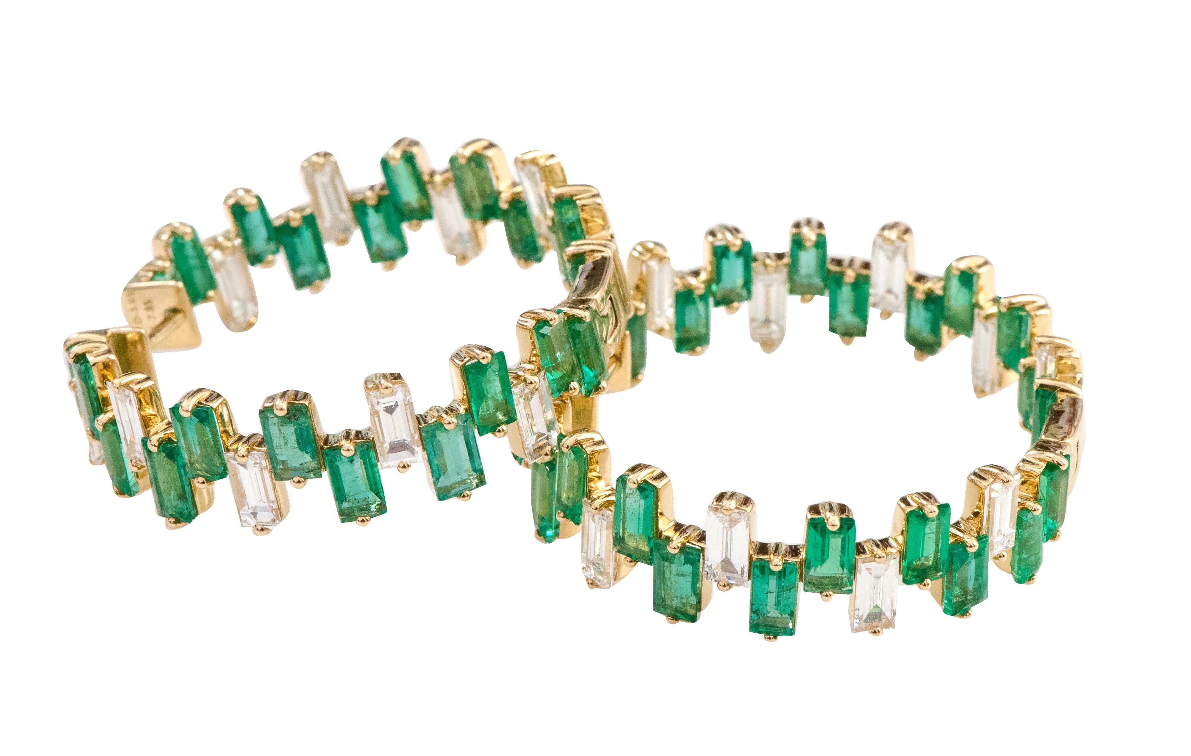 Women's 18 Karat Yellow Gold 11.50 Carats Natural Emerald and Diamond Hoop Earrings For Sale