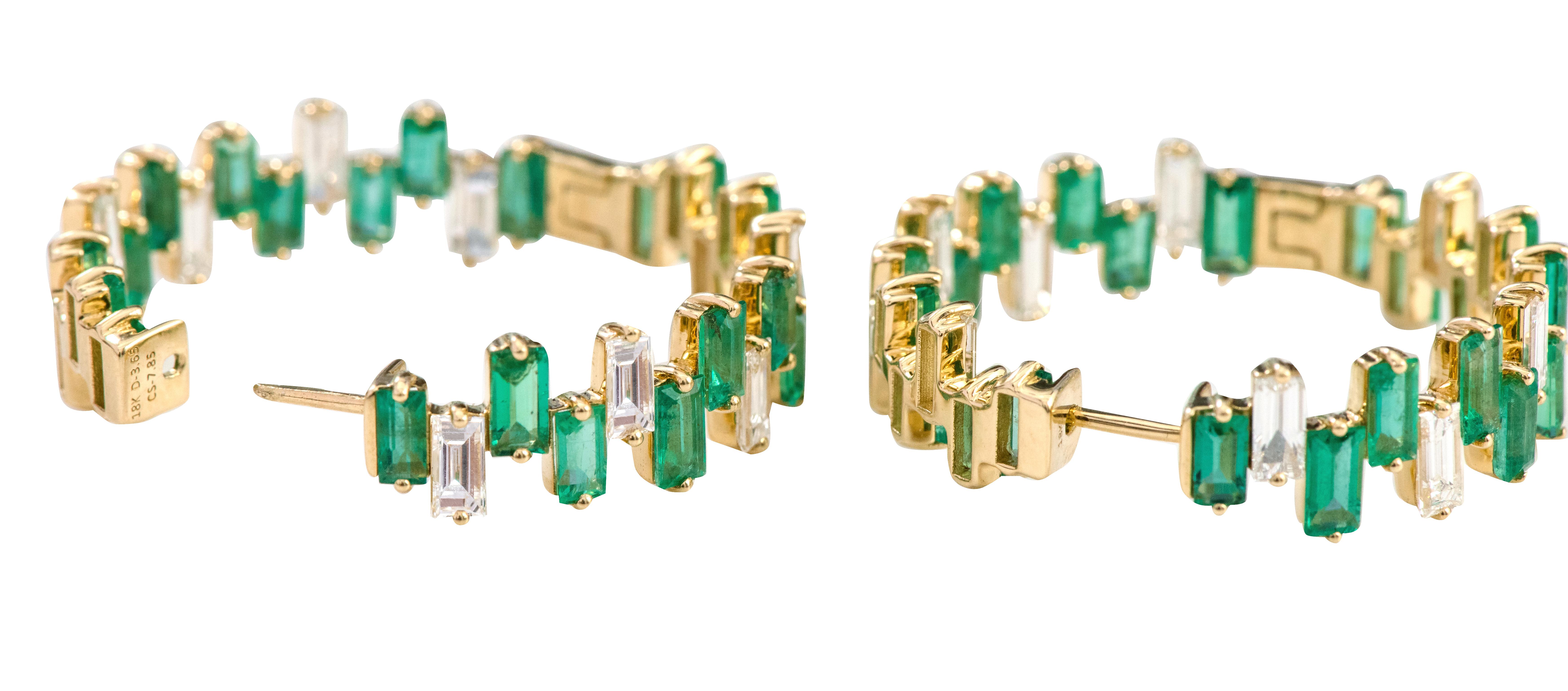 18 Karat Yellow Gold 11.50 Carats Natural Emerald and Diamond Hoop Earrings For Sale 1