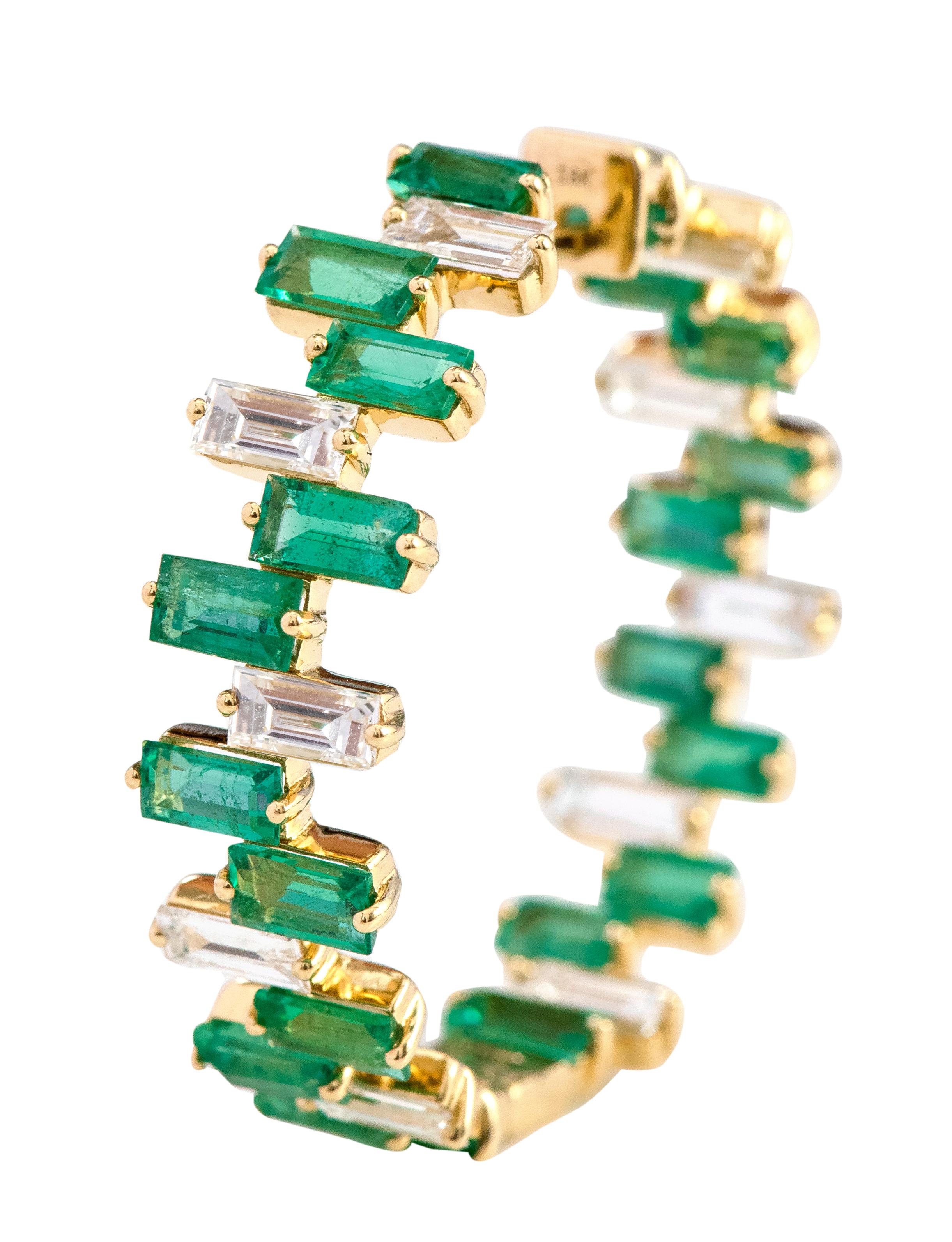 18 Karat Yellow Gold 11.50 Carats Natural Emerald and Diamond Hoop Earrings For Sale 3