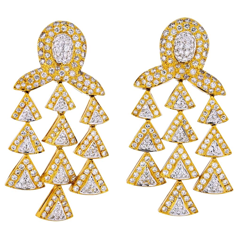 18 Karat Yellow Gold 12 Carat Tiered Diamond Chandelier Earrings