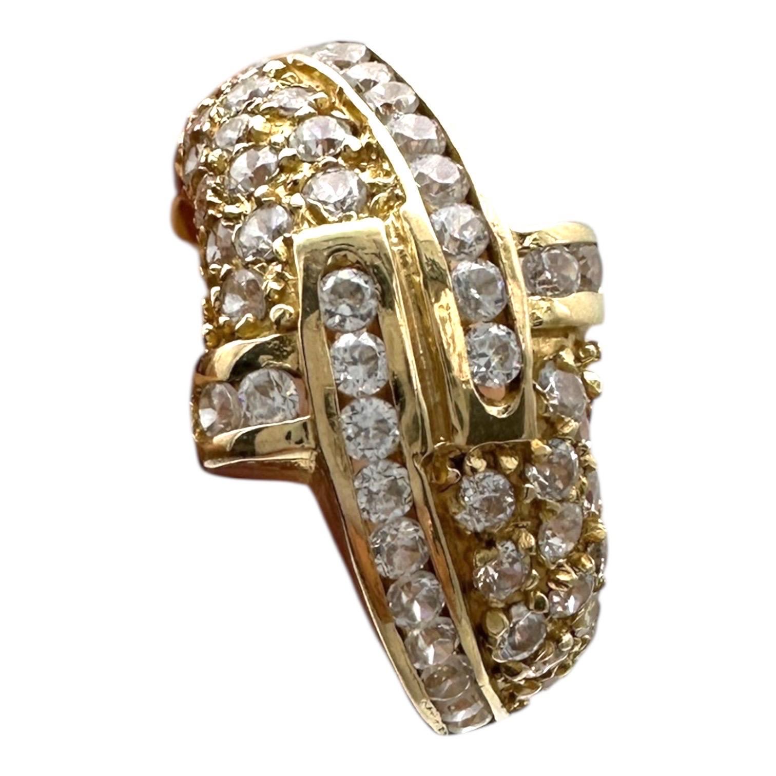 Contemporain Bague dôme en or jaune 18 carats 1,30 ct de diamant en vente