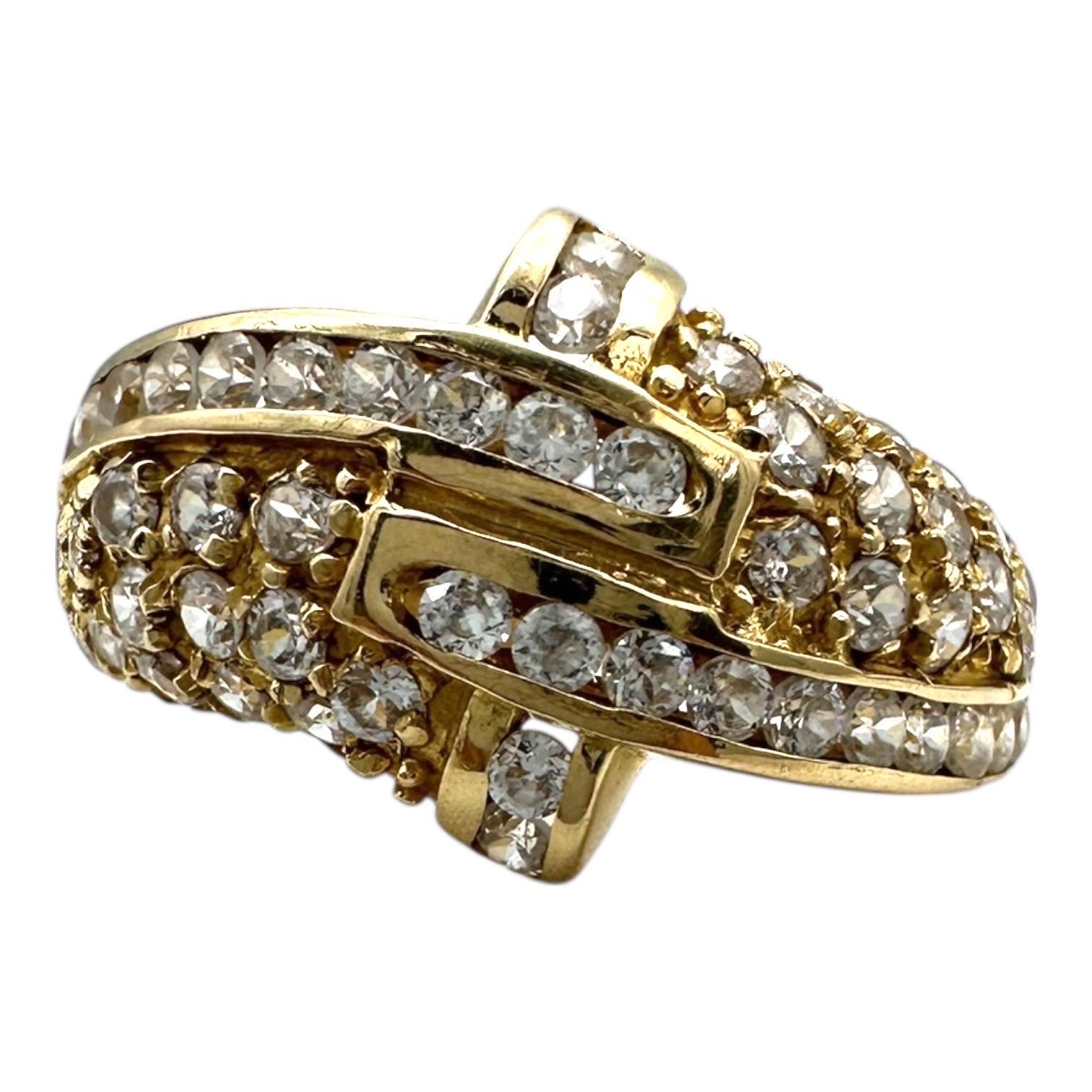 Bague dôme en or jaune 18 carats 1,30 ct de diamant en vente 3