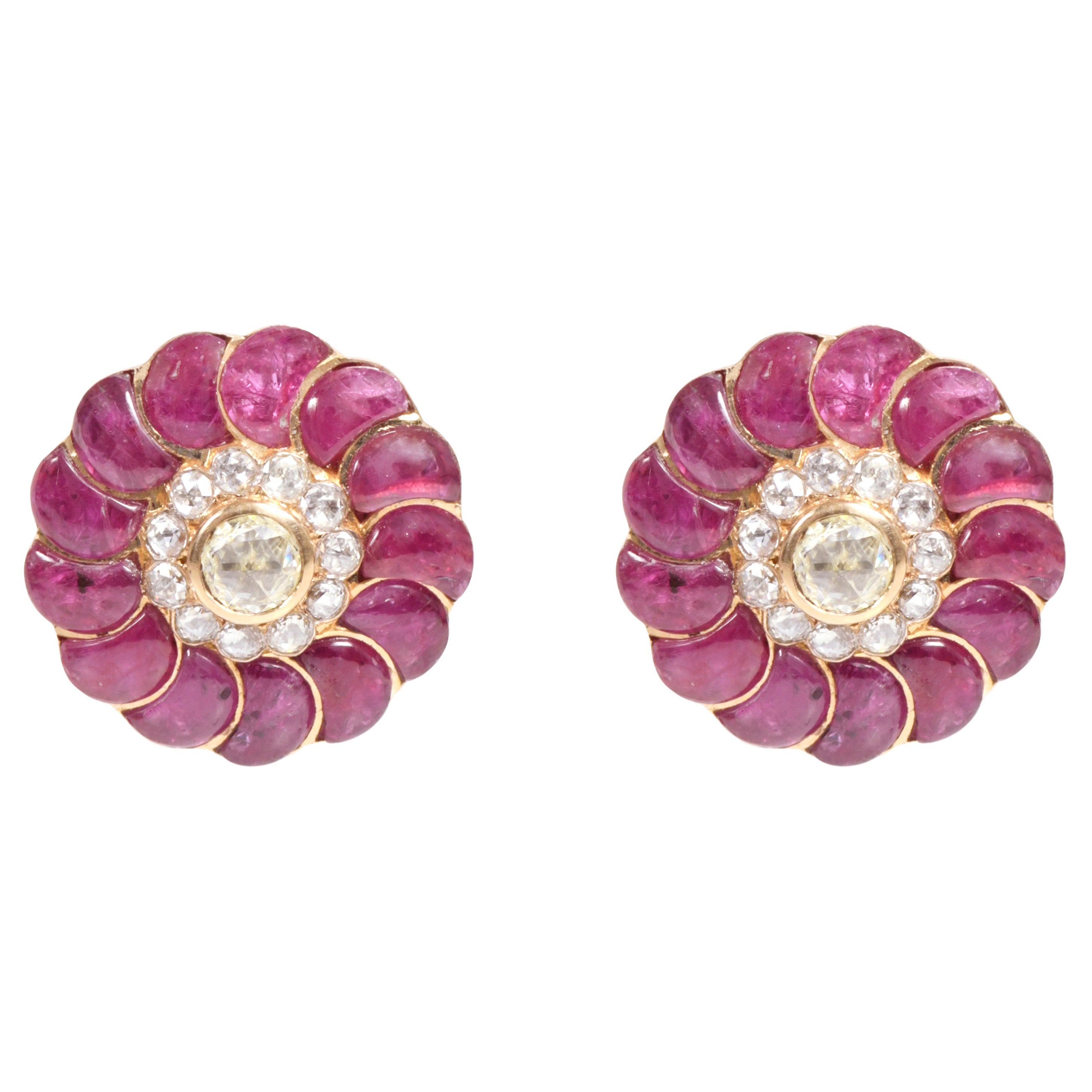 18 Karat Gelbgold 13,73 Karat Rubin und Diamant-Blumen-Ohrstecker
