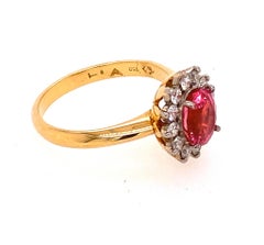 18 Karat Yellow Gold 1.40 Carat Vivid Pink Tourmaline Diamond Cluster Ring