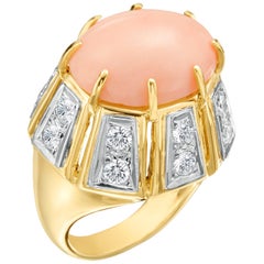 18 Karat Yellow Gold 14.57 Carat Angel Skin Coral Fashion Ring