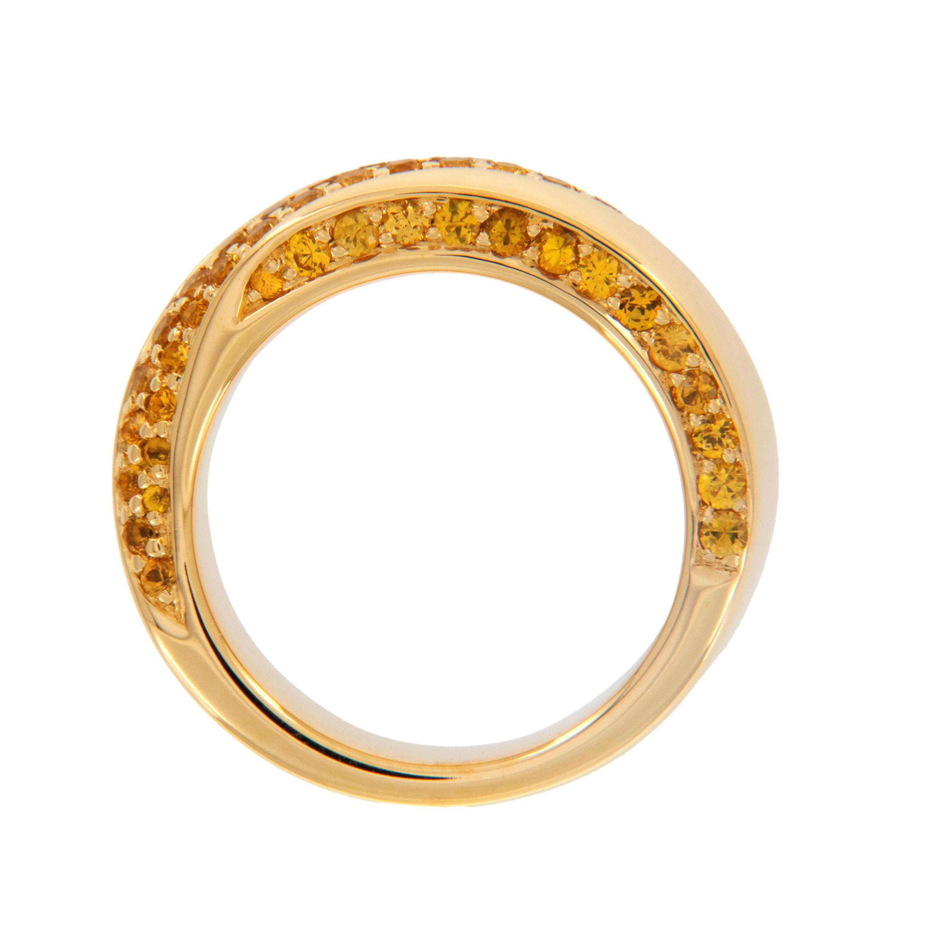 Contemporary 18 Karat Yellow Gold 1.50 Cttw Yellow Sapphire Twist Band Ring For Sale