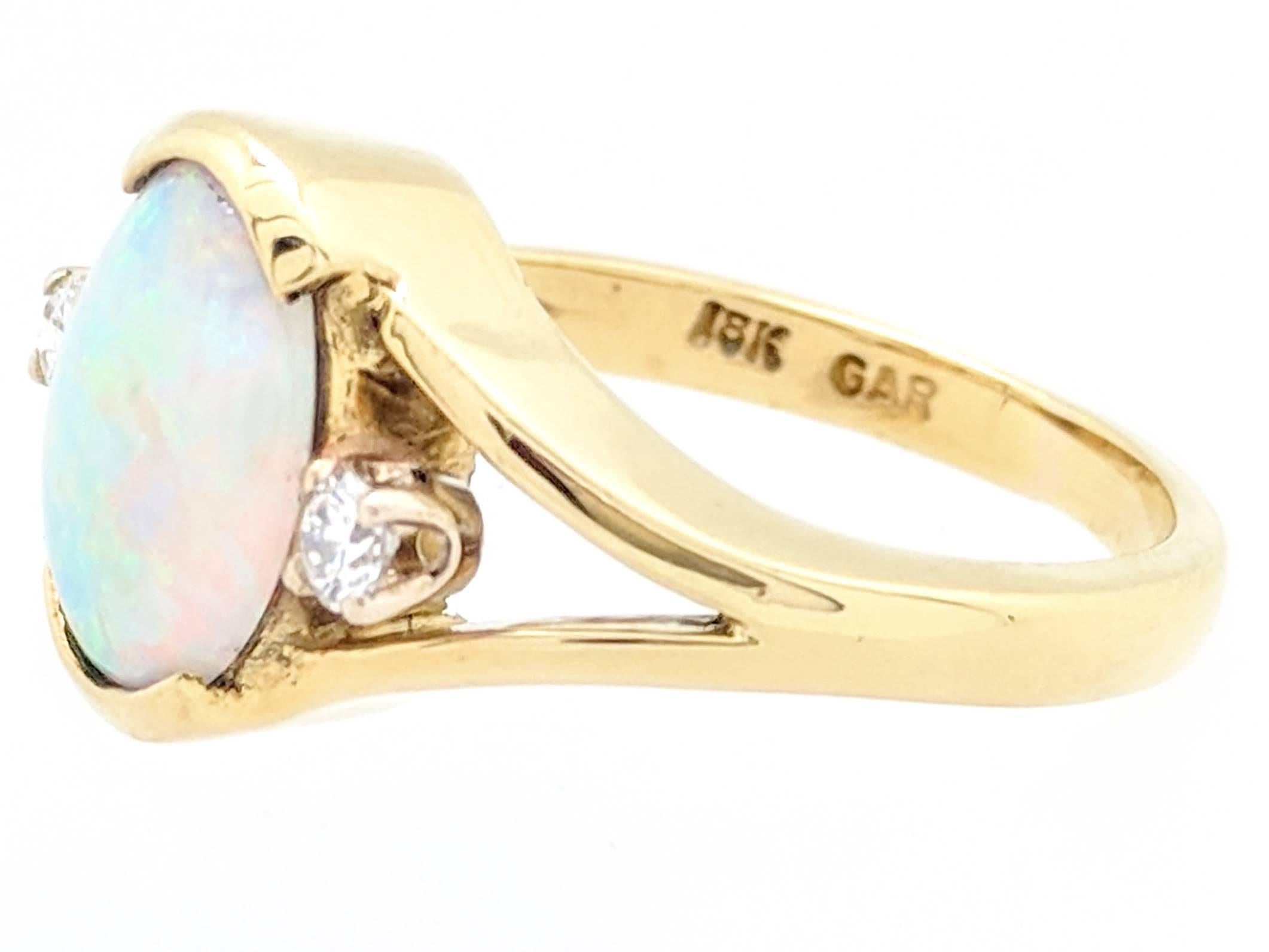 18 Karat Yellow Gold 1.65 Carat Natural Opal and Diamond Ring 5
