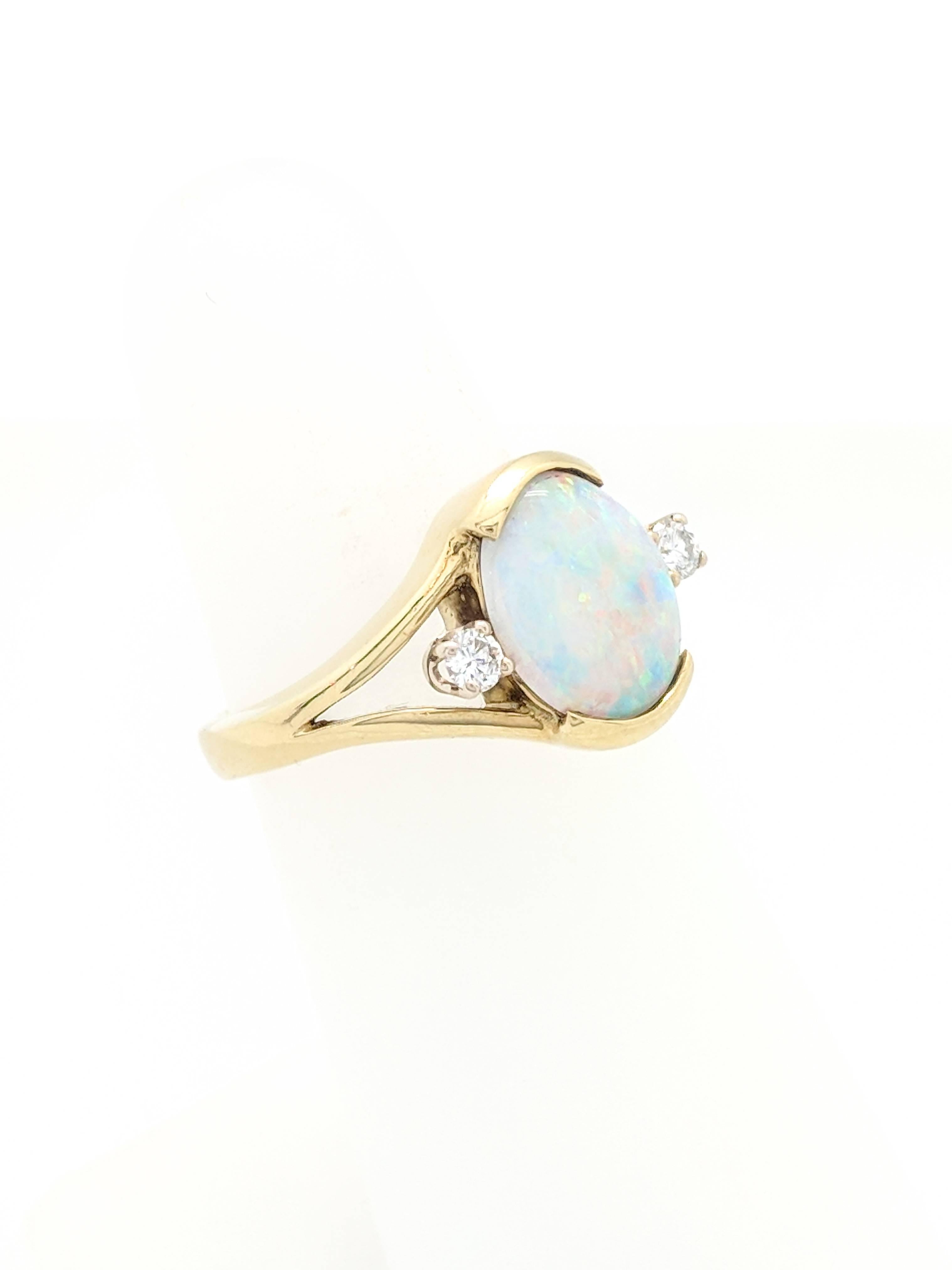 18 Karat Yellow Gold 1.65 Carat Natural Opal and Diamond Ring In Excellent Condition In Gainesville, FL