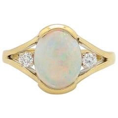 18 Karat Yellow Gold 1.65 Carat Natural Opal and Diamond Ring
