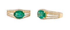 18 Karat Yellow Gold 1.68 Carat Natural Green Emerald and Diamond Statement Ring