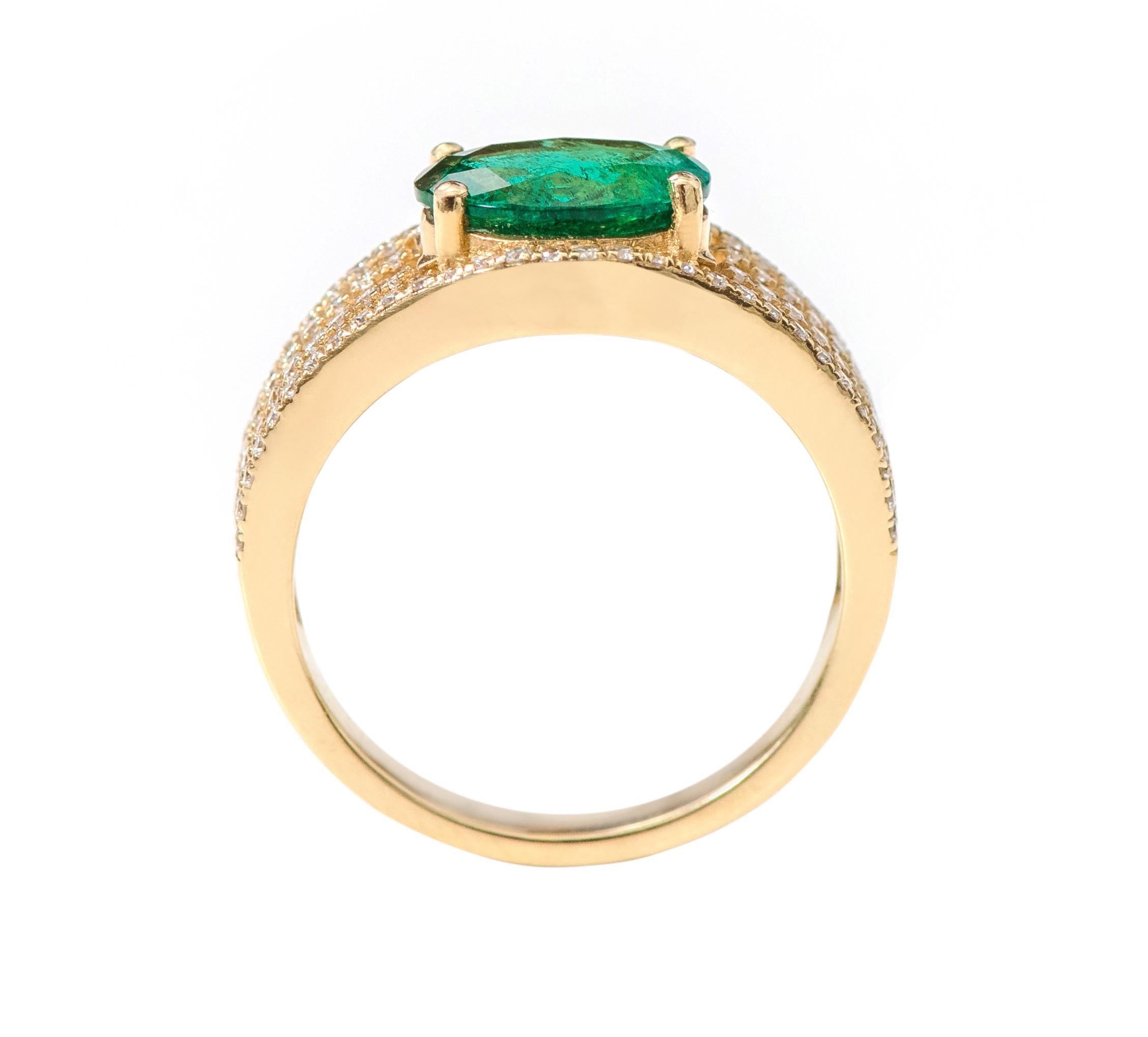 Contemporary 18 Karat Yellow Gold 1.68 Carat Natural Green Emerald and Diamond Statement Ring For Sale