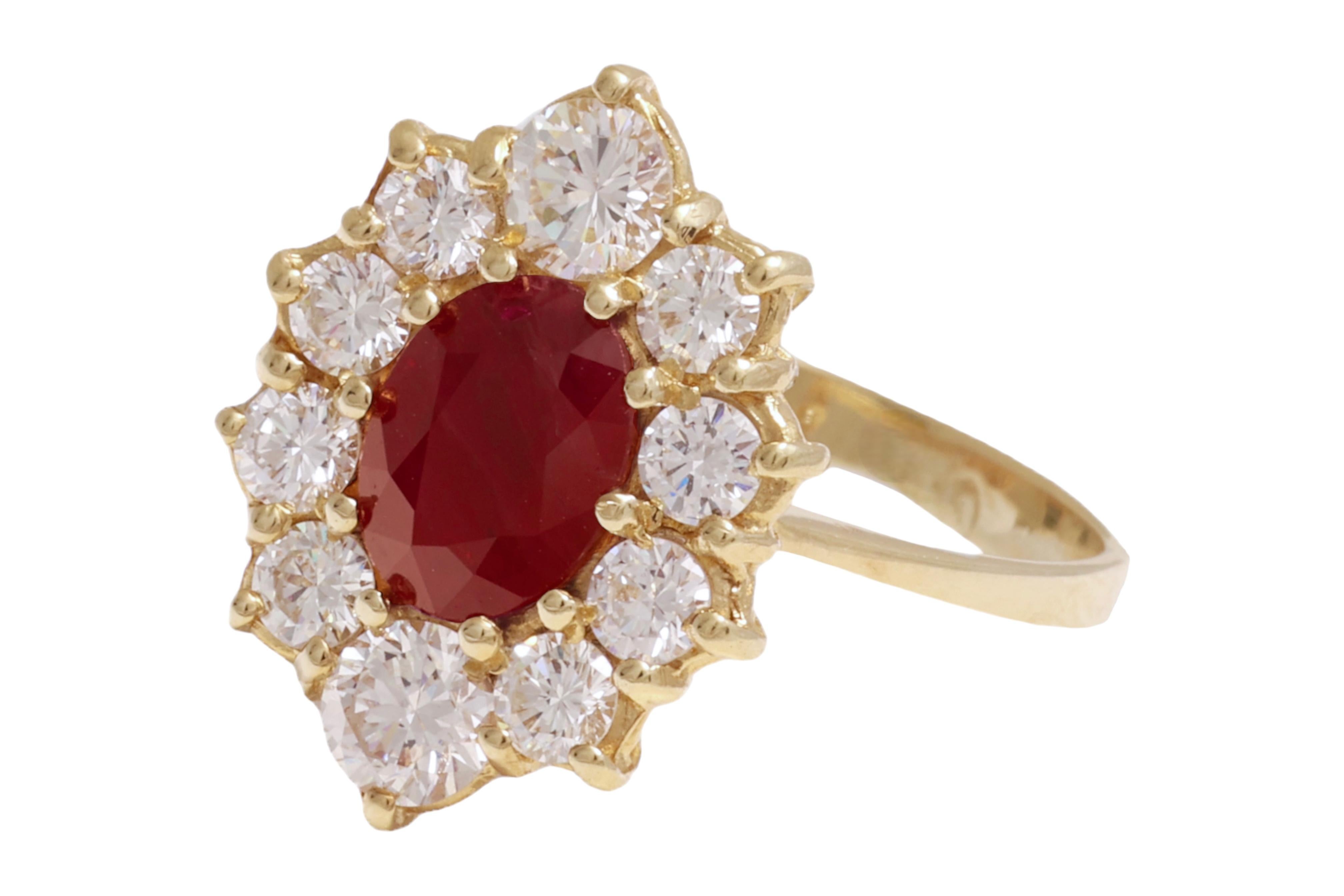 Brilliant Cut 18 Karat Yellow Gold 1.71 Carat Ruby Ring with Diamonds For Sale