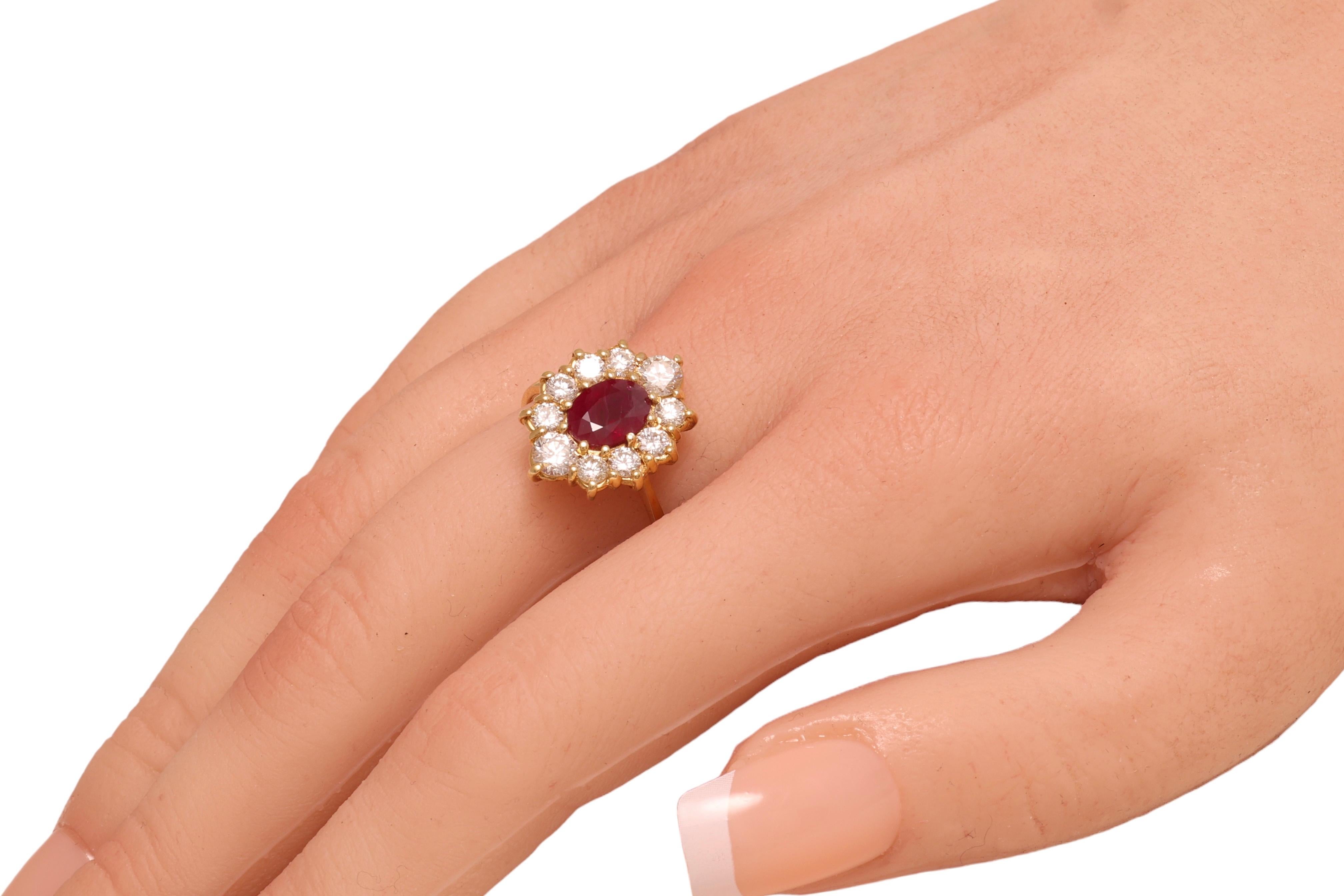 18 Karat Yellow Gold 1.71 Carat Ruby Ring with Diamonds For Sale 2